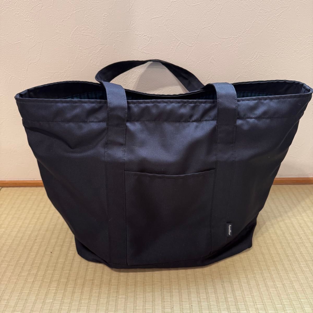 ファミリア familiar マザーズバッグ ネイビー くまチャーム付き