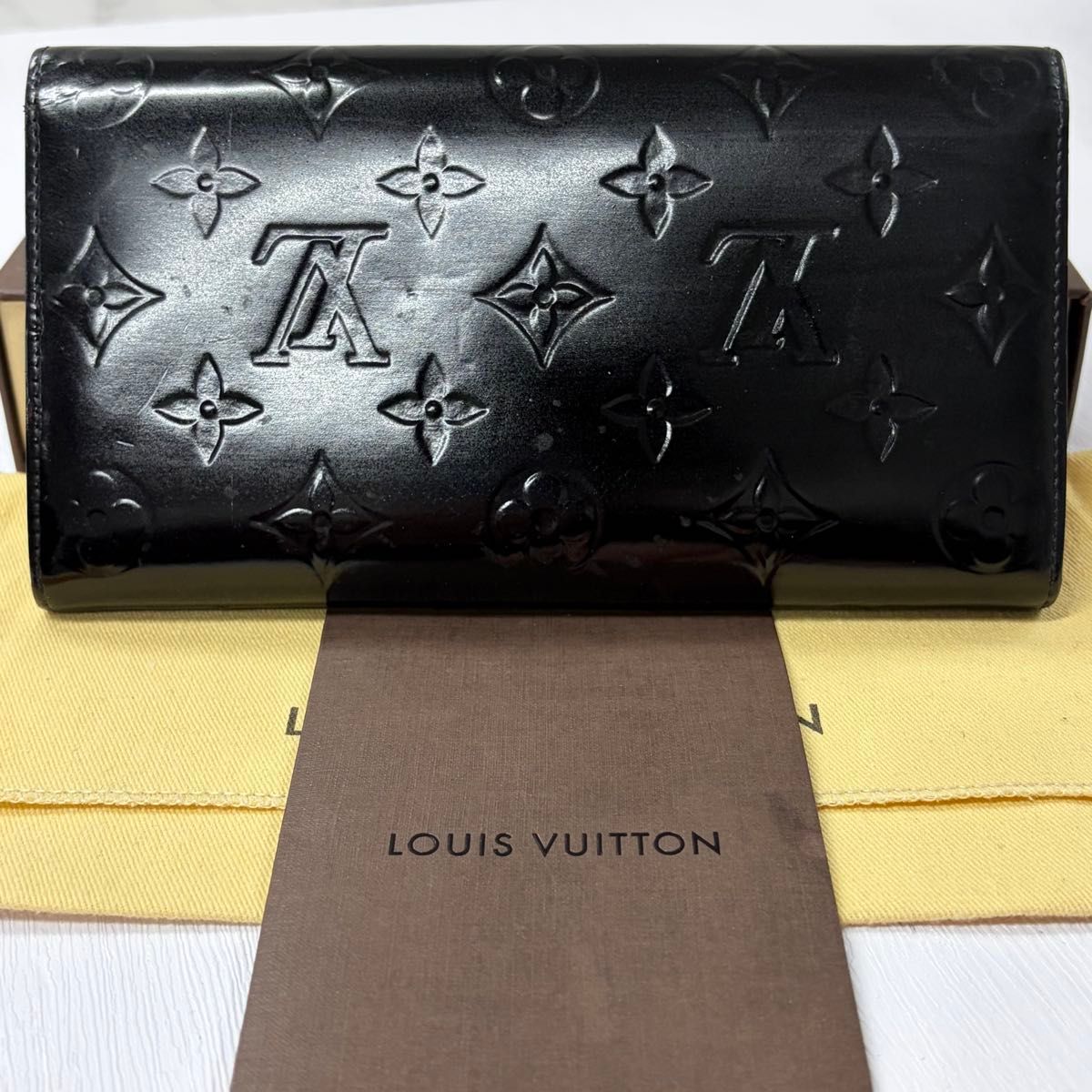 新品同様 ルイヴィトン LOUIS VUITTON ヴェルニ ポルトフォイユ サラ