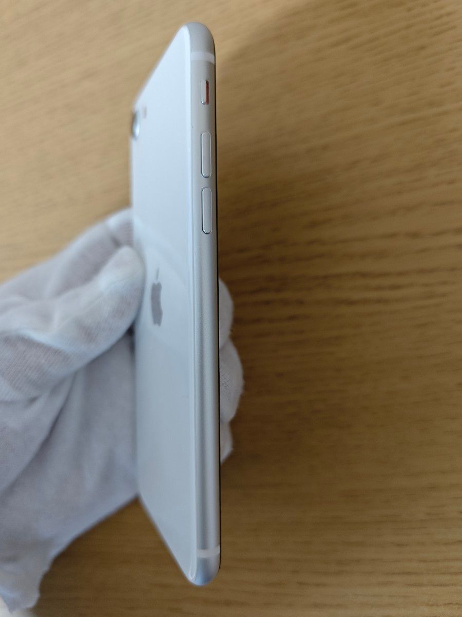 iPhone SE 第二世代 SIMフリー 64GB ホワイト バッテリー容量87