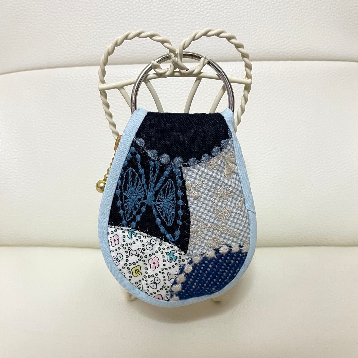 水色 小さなポーチ ミナペルホネンハンドメイド 両面パッチワーク