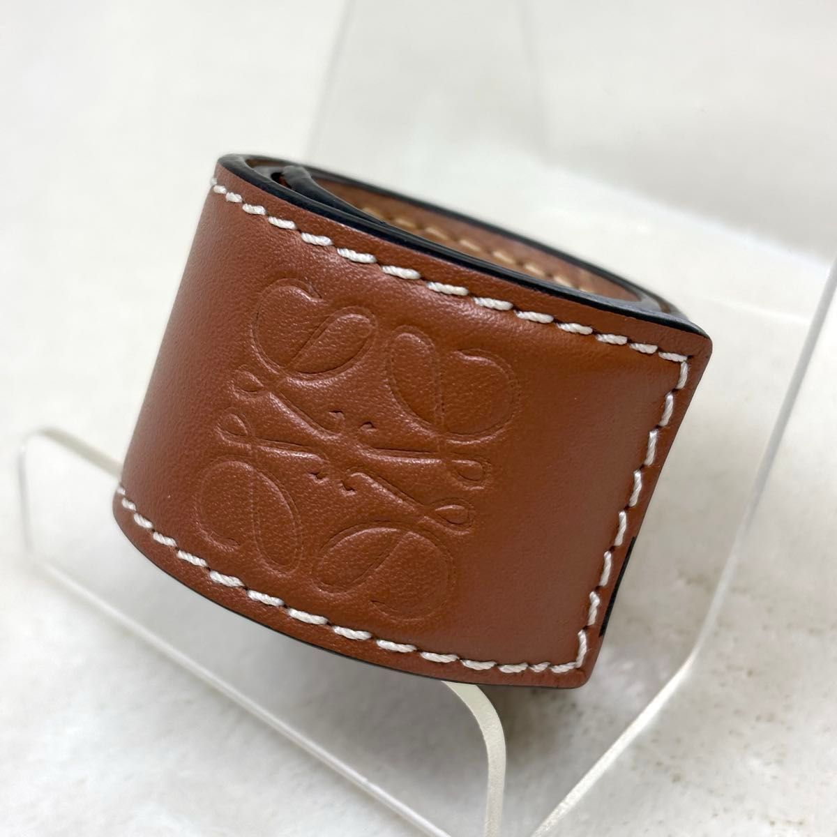 LOEWE ロエベ アナグラム レザー バングル ブレスレット ブラウン