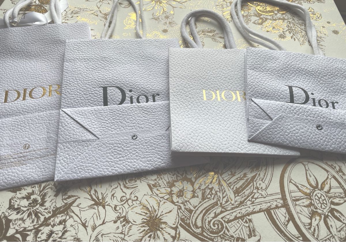 Dior ショッパー 紙袋 4枚セット リボン付き｜Yahoo!フリマ（旧PayPay