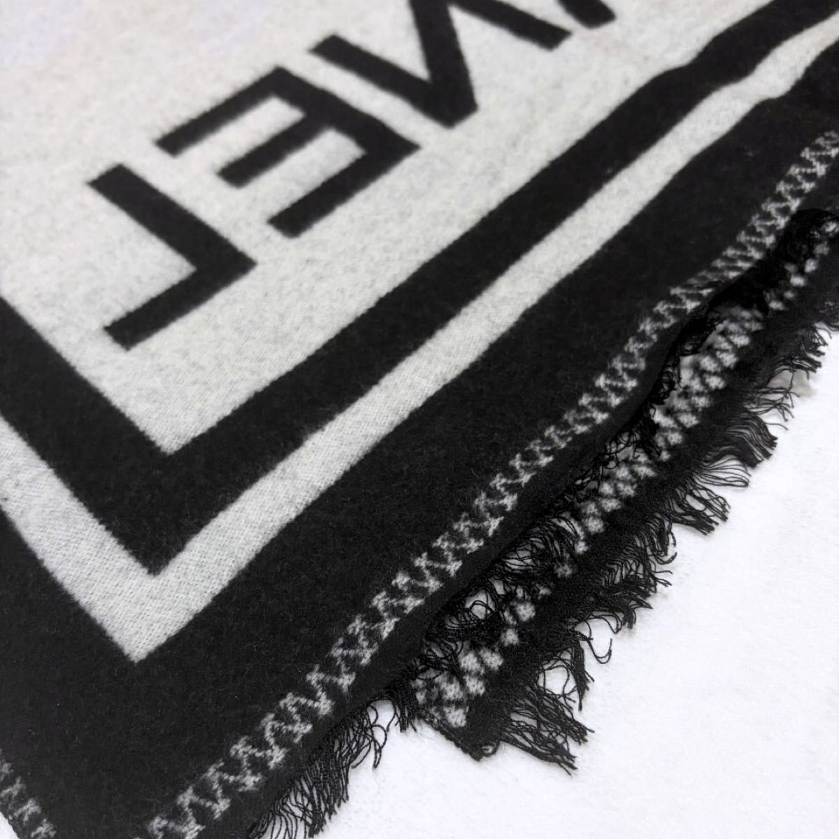 新品 CHANEL シャネル ストール ノベルティ 白 黒 カシミヤ シルク