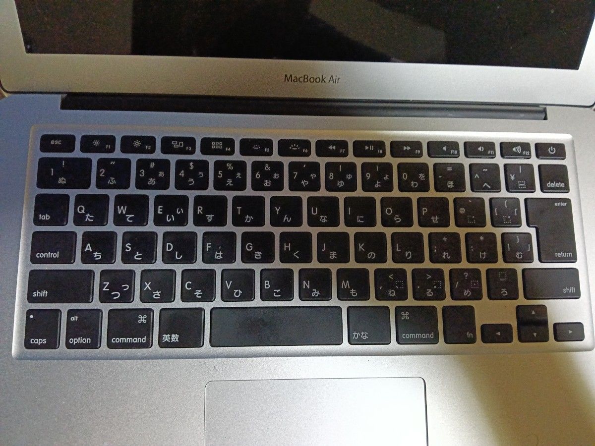 Apple MacBook Air 13 3インチ シルバー 2017 充放電回数107回
