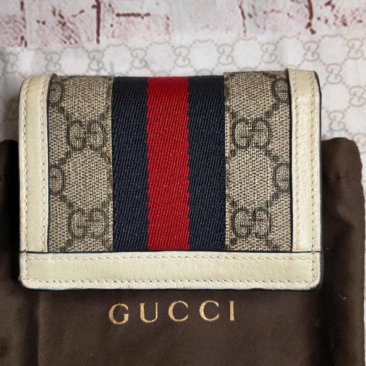 美品】GUCCI グッチ 二つ折り財布 オフィディア GGスプリーム シェリー