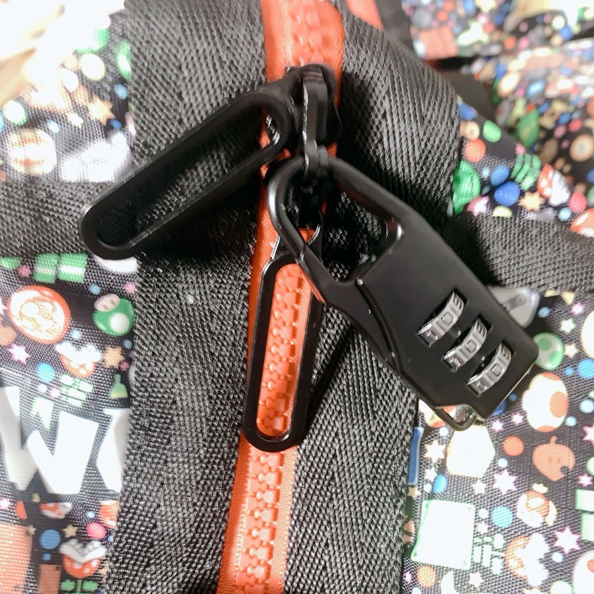 新品タグ付 鍵付(ダイヤル式) LeSportsac レスポートサック×スーパー
