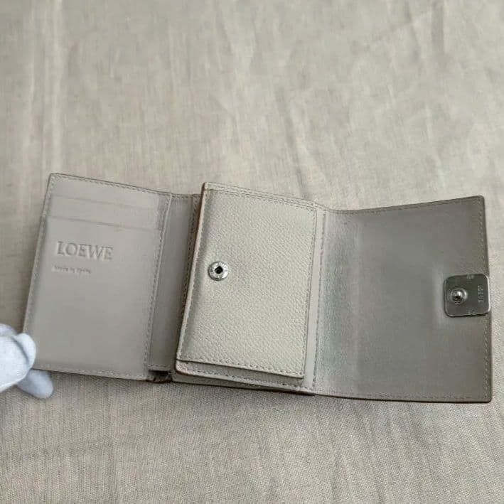 LOEWE 三つ折り財布 トライフォールド アナグラム グレー｜Yahoo