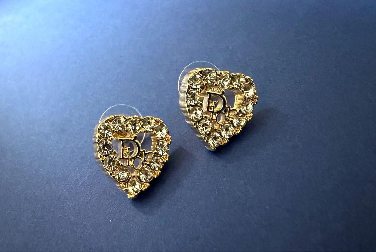 CDロゴピアス ハートクリスタルピアス｜Yahoo!フリマ（旧PayPayフリマ）