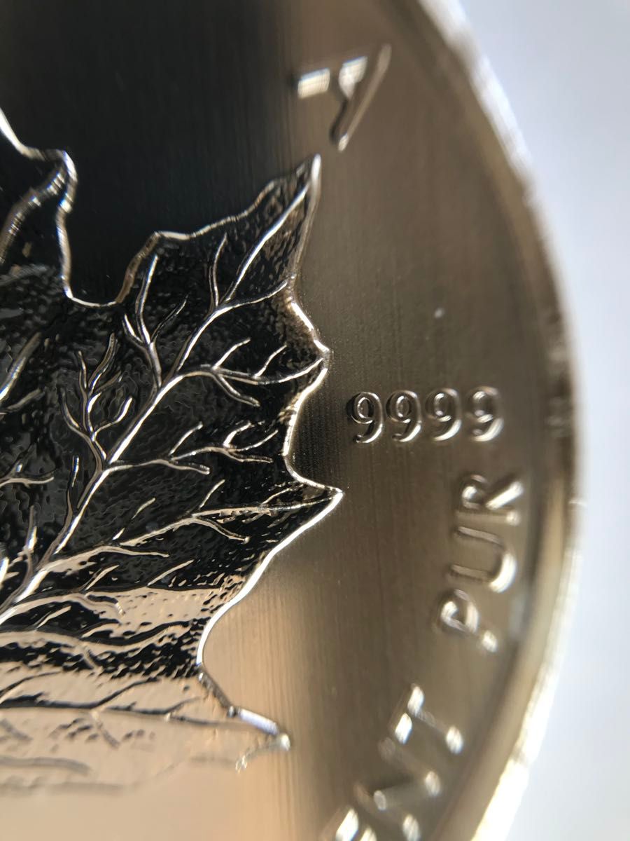 2011年 カナダ メイプルリーフ銀貨 1オンス 銀貨 メープル銀貨 9999