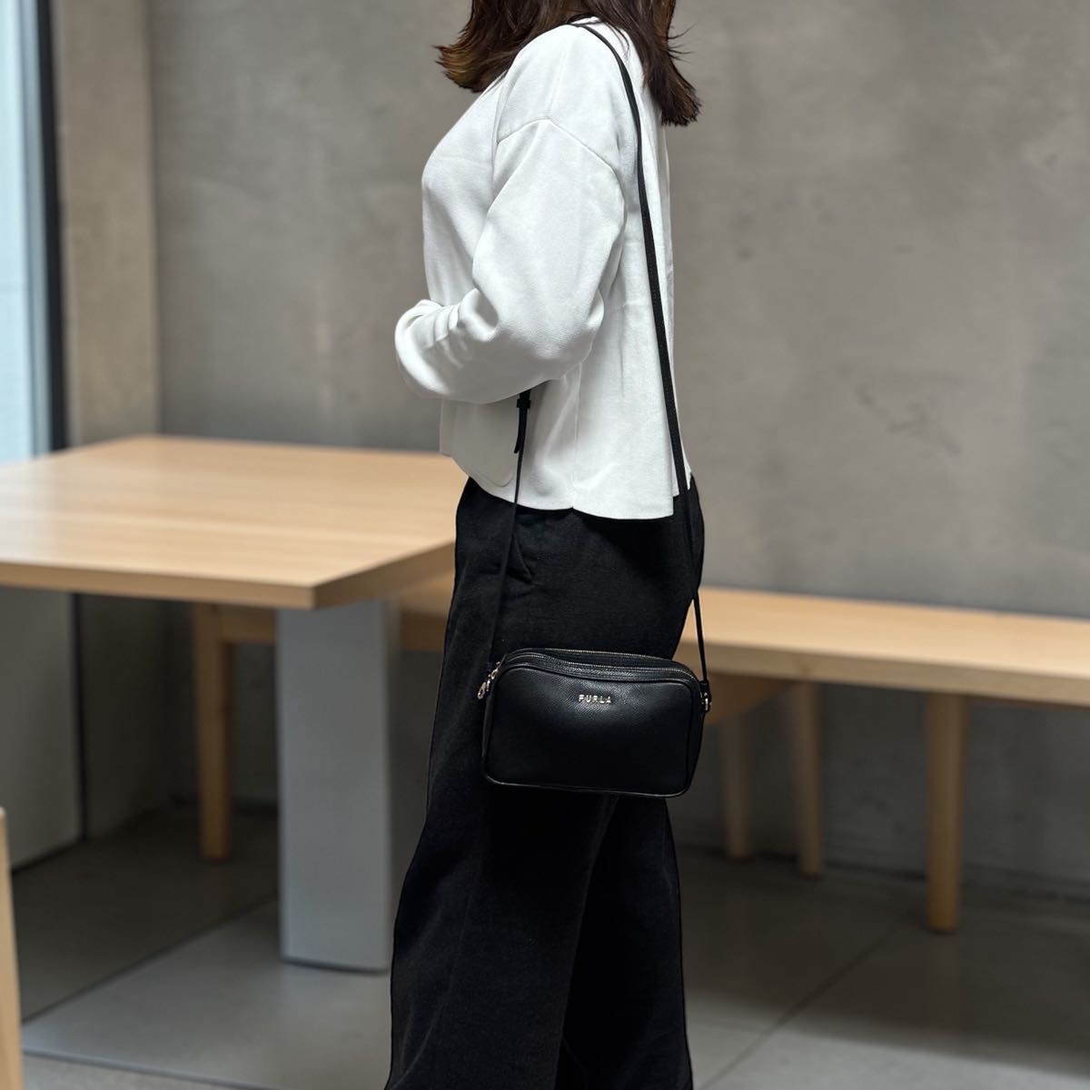 極美品 FURLA フルラ LILLI リリー レザー ミニショルダーバッグ 黒