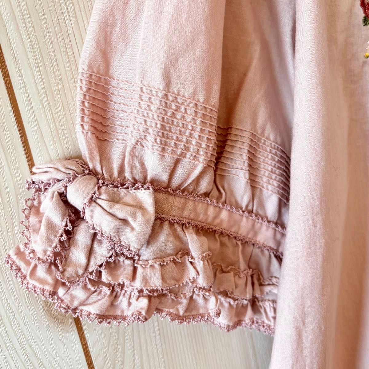 極美品】 PINK HOUSE ピンクハウス フリルブラウス 半袖 花刺繍