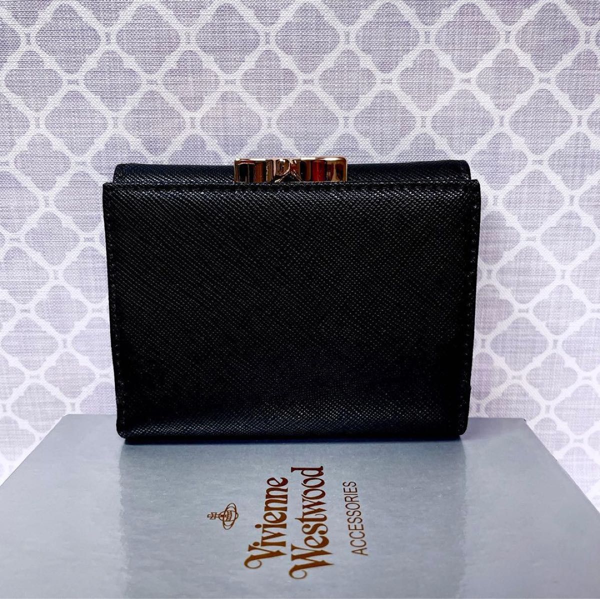 大人気ショッパー付】新品 ヴィヴィアン・ウエストウッド 三折財布