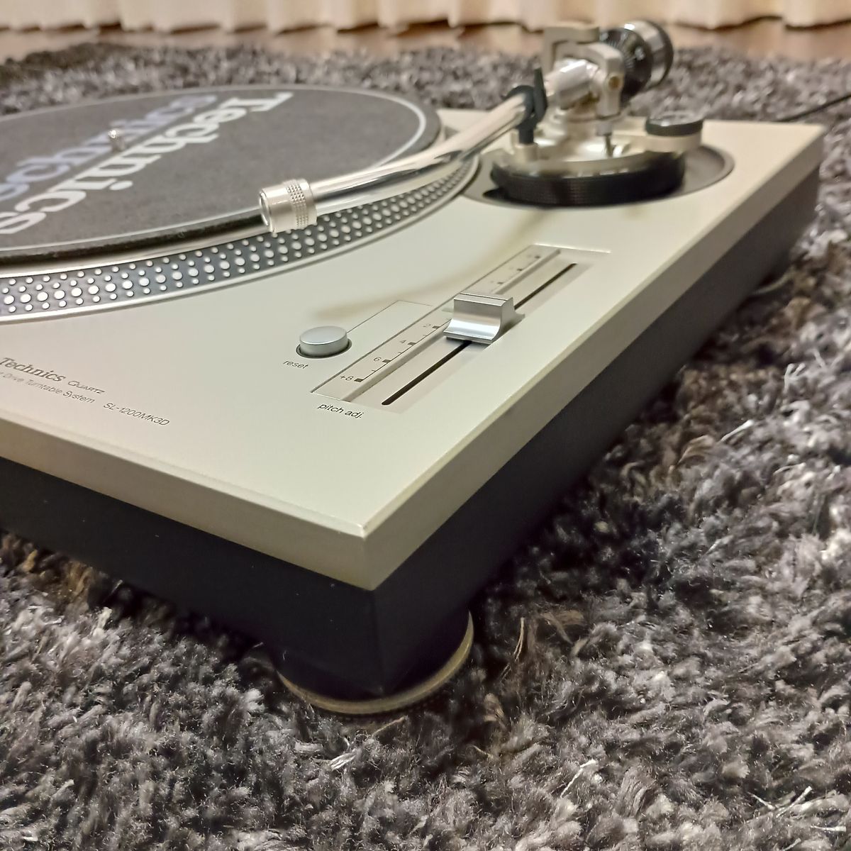 テクニクス SL-1200MK3D シルバー② 針先照明球切れ 付属品完備 ターン