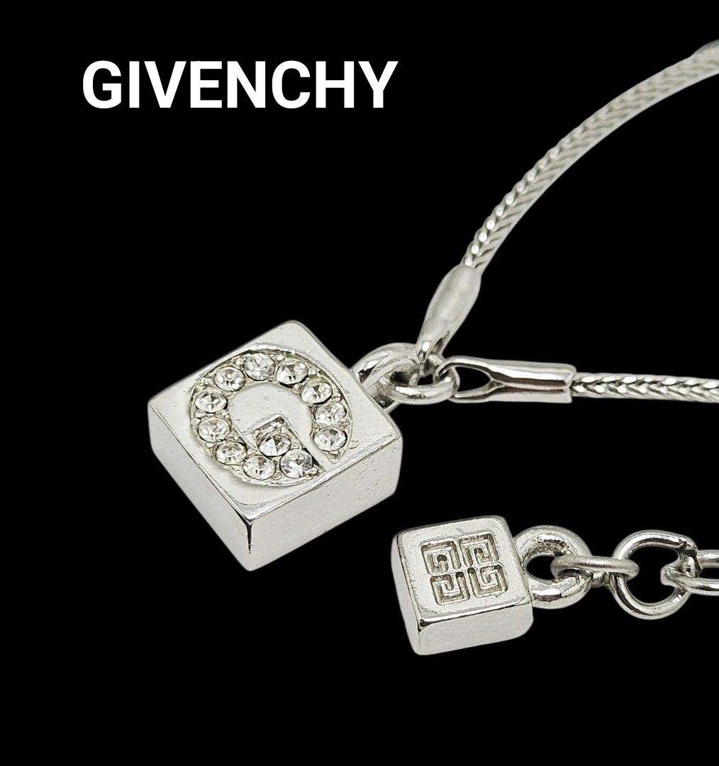 GIVENCHY ネックレス G ラインストーン シルバー｜Yahoo!フリマ（旧
