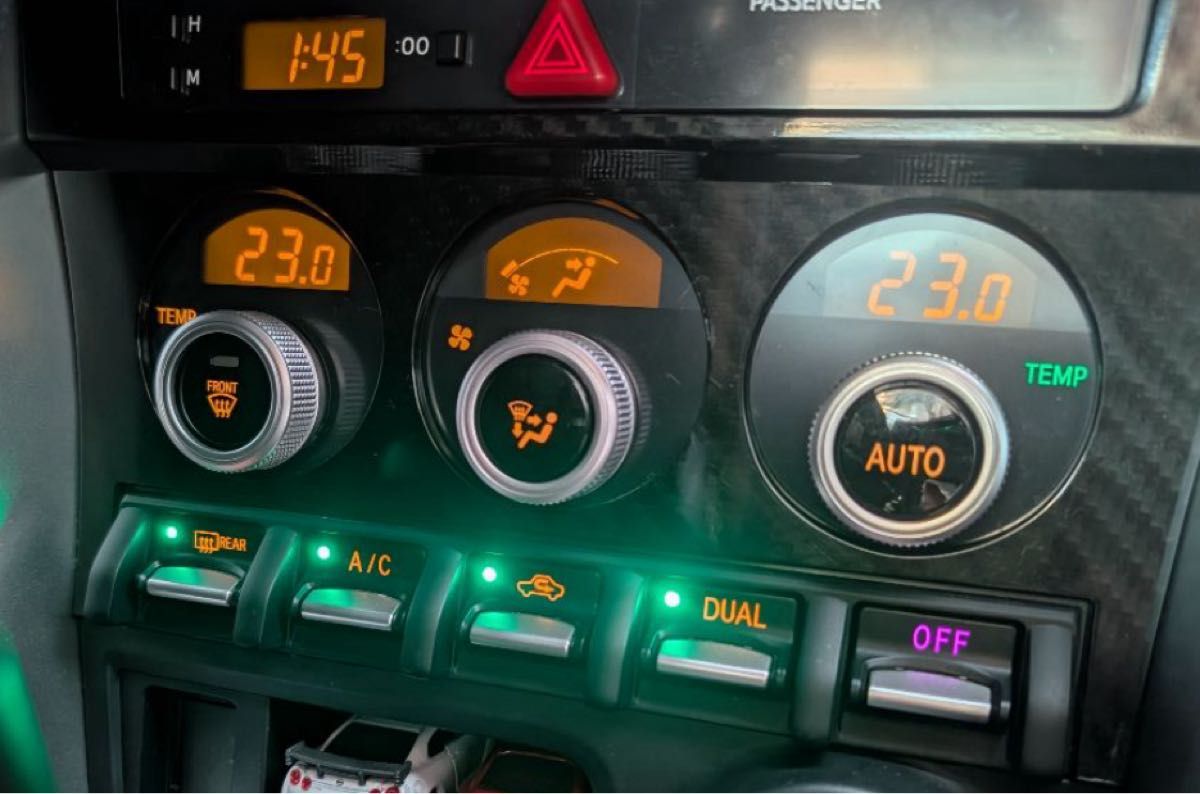 zc6/zn6 トヨタ86 スバルbrz のLED打ち替えエアコンパネル スタート