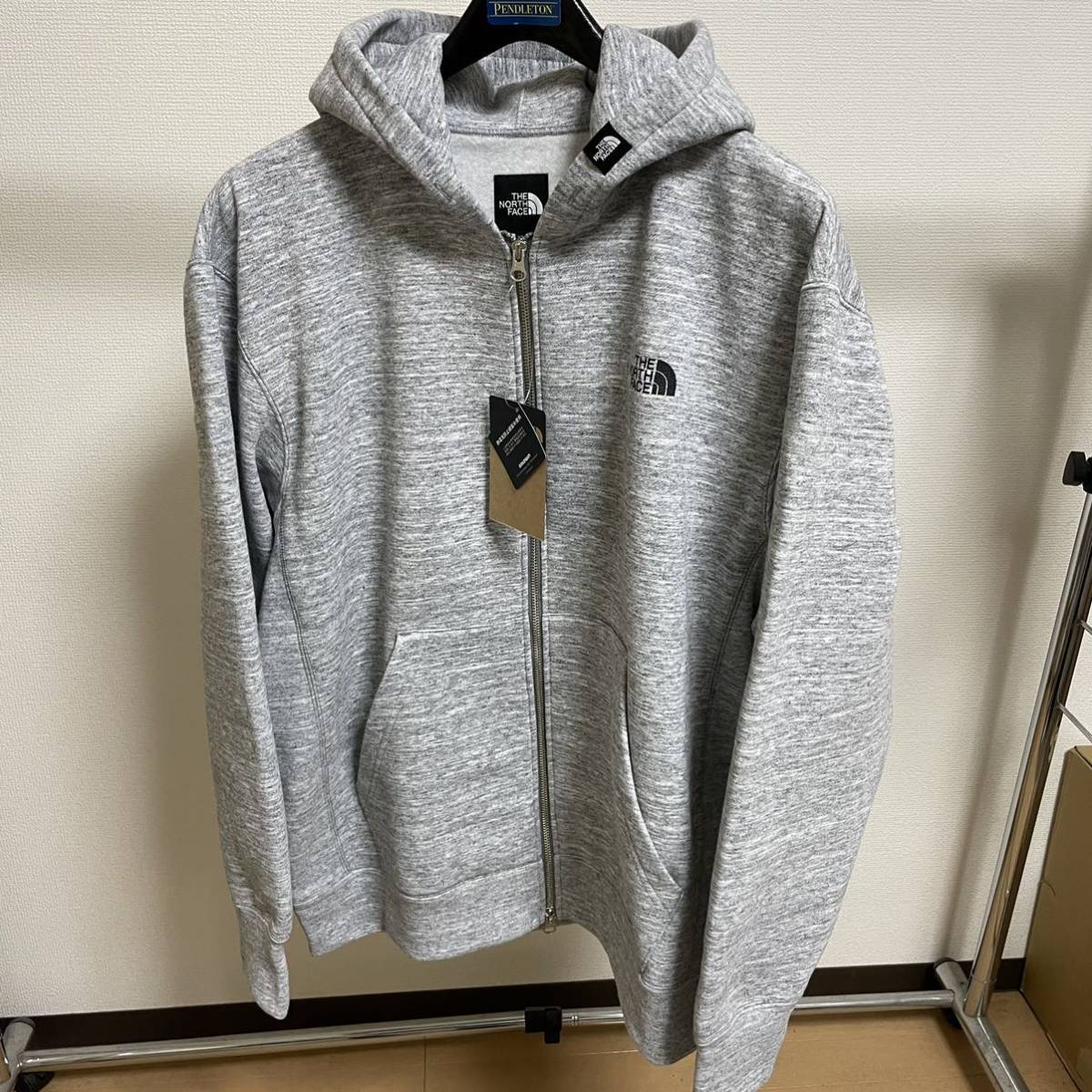 新品【XXLサイズ】ノースフェイス 【グラビティニセコ限定フーディ
