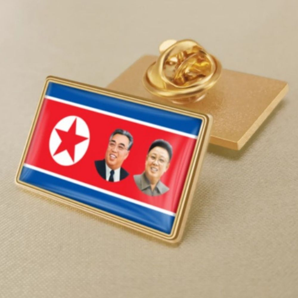 北朝鮮 金正日 金日成 肖像画入りピンバッジ 朝鮮民主主義人民共和国