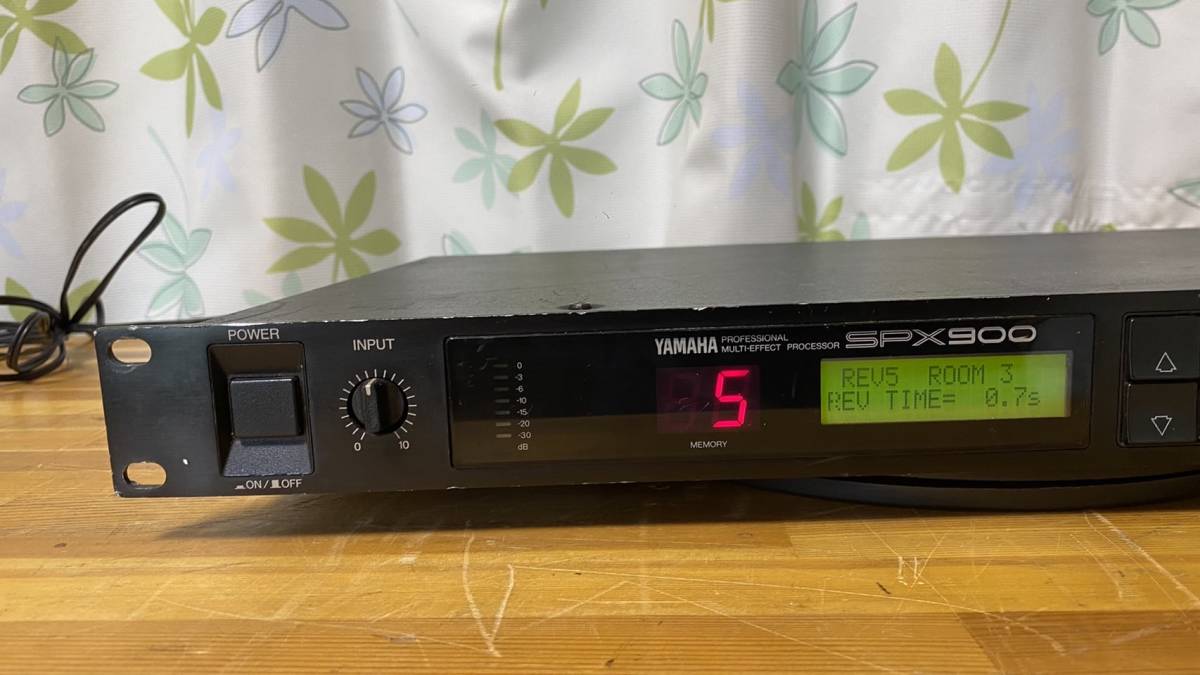 送料無料] [中古動作品] [銘機] YAMAHA SPX900 【B'z機材】 マルチ