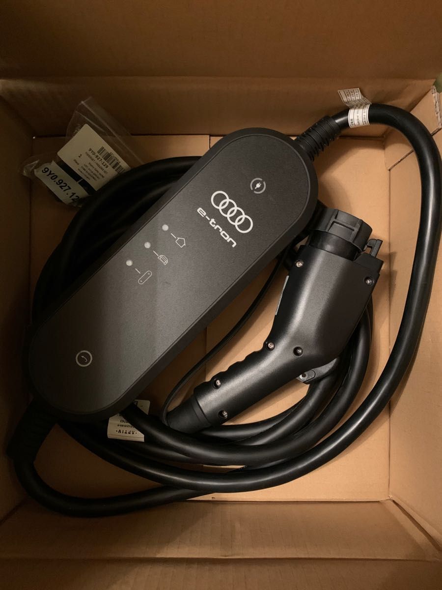 新品 Audi e-tron Charging Kit Plus 充電｜Yahoo!フリマ（旧PayPay