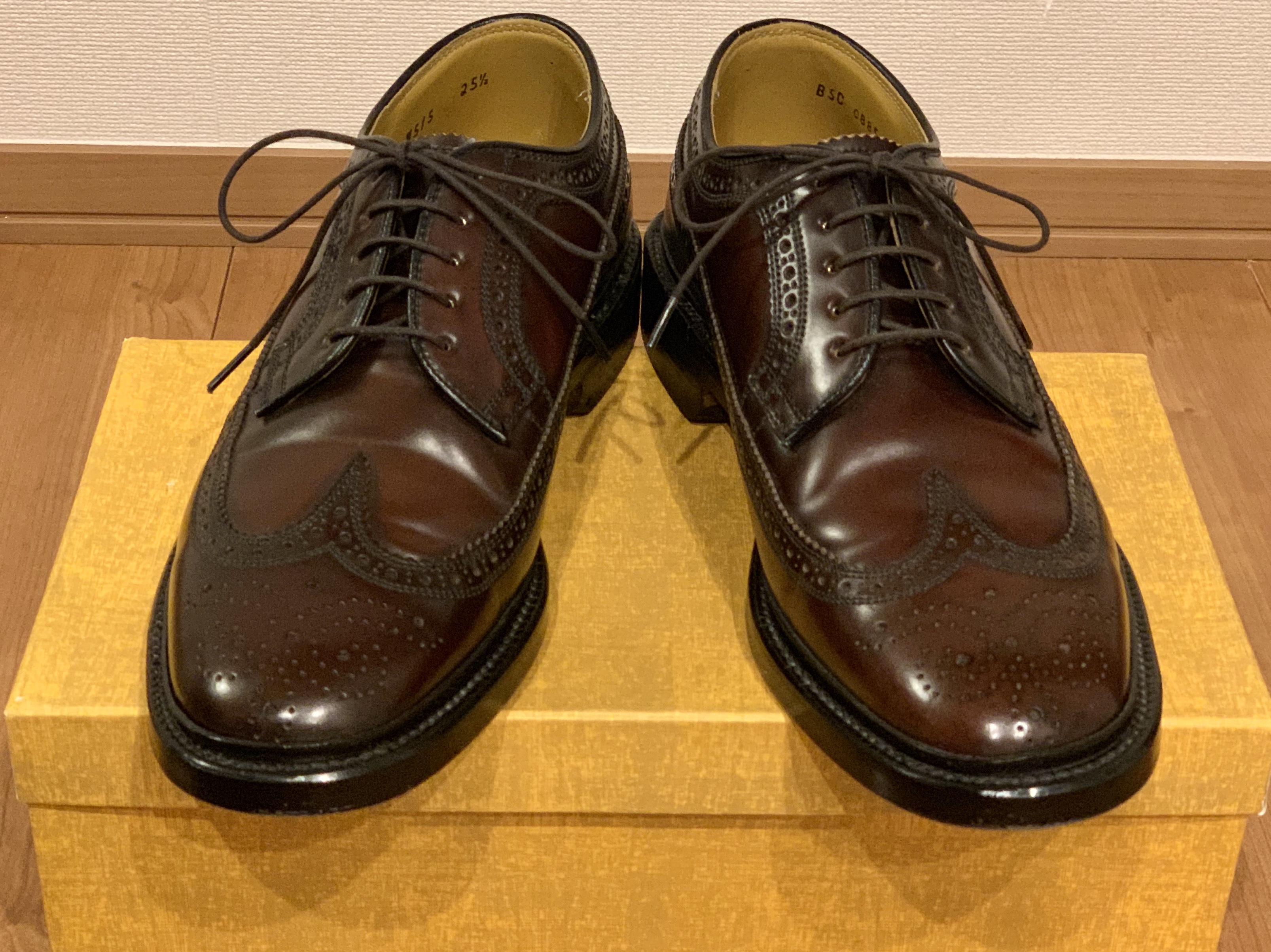 水染めコードバンの魅力【リーガルのロングウイングチップ WH515