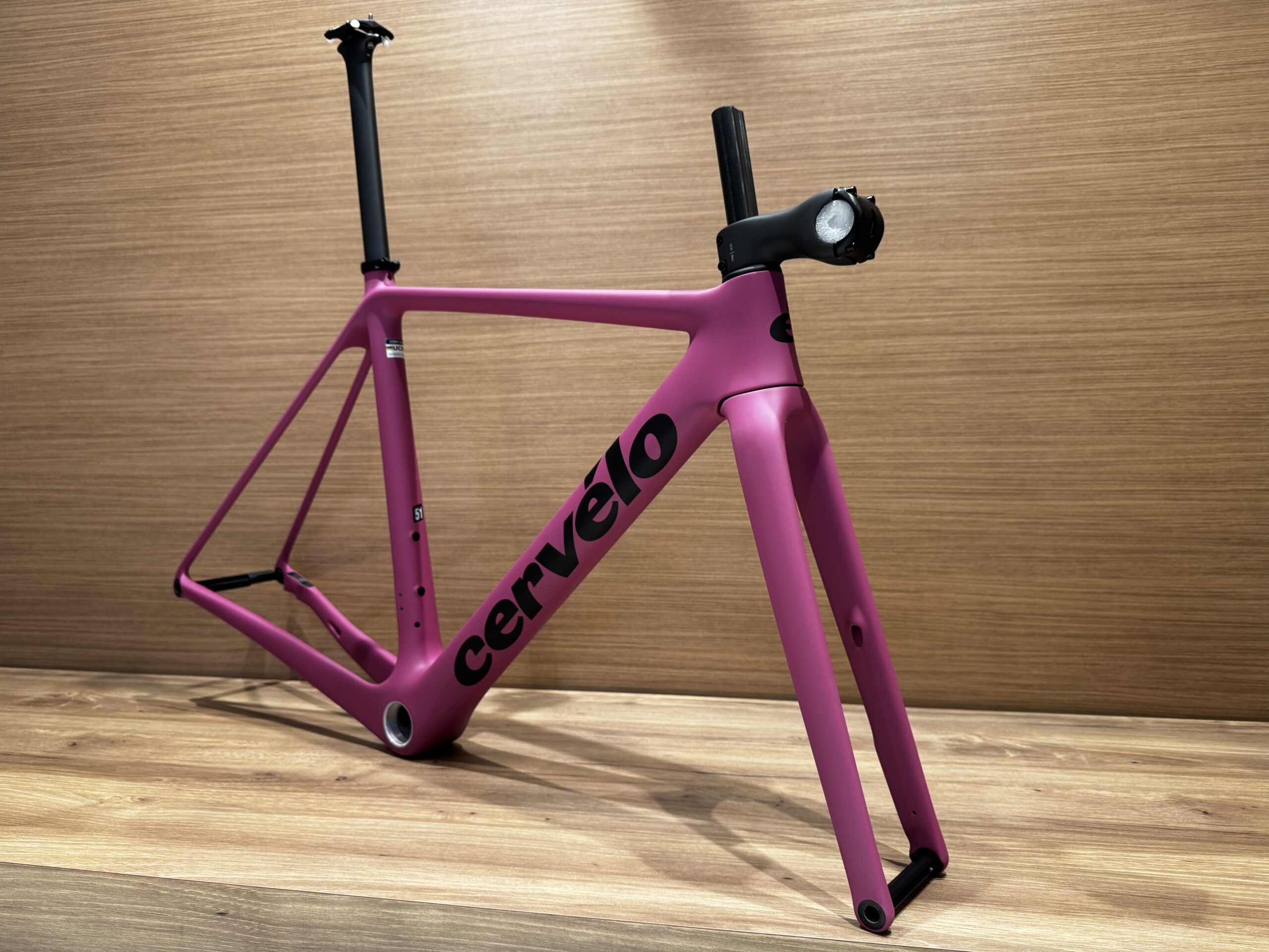 日本限定】 R5-CX フレームセット（2025） 2色展開 – Cervélo