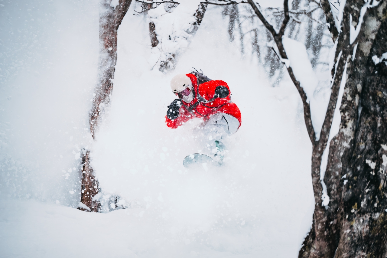 一本のボードで山を遊び倒す、それがBURTONの哲学。半世紀近くかけて