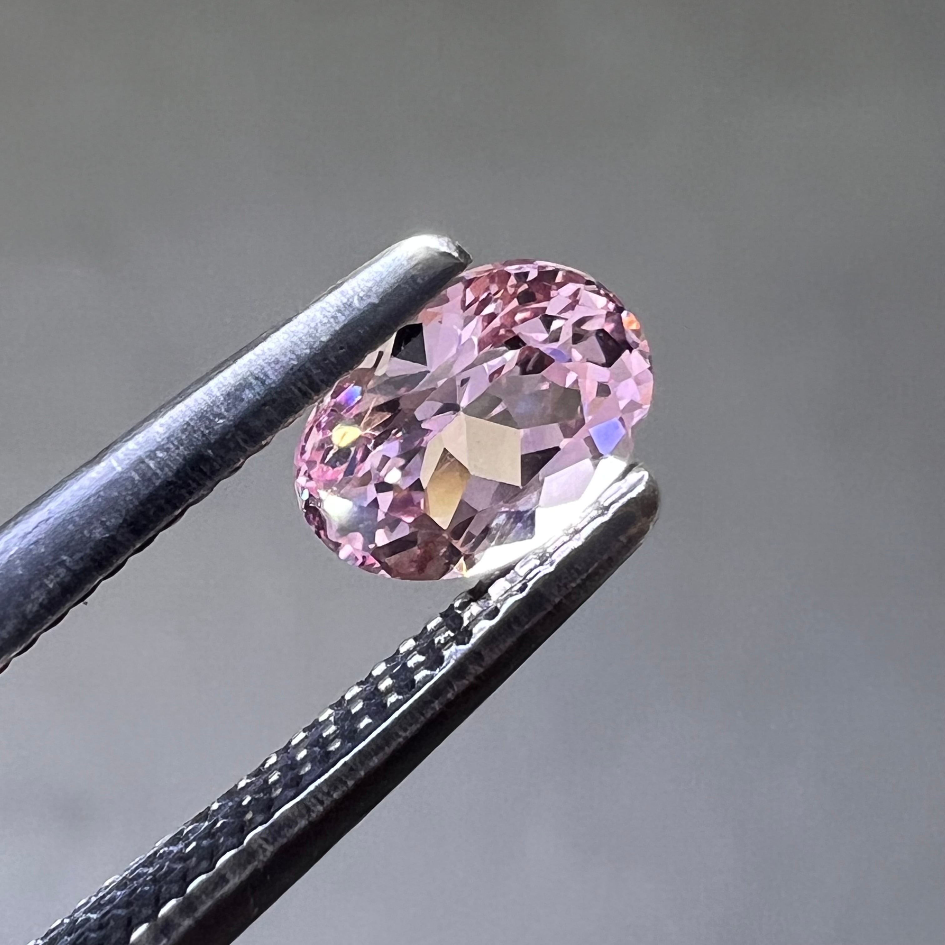 ドラゴンガーネット(マラヤガーネット) 0.45ct 5.18×3.78mm オーバル