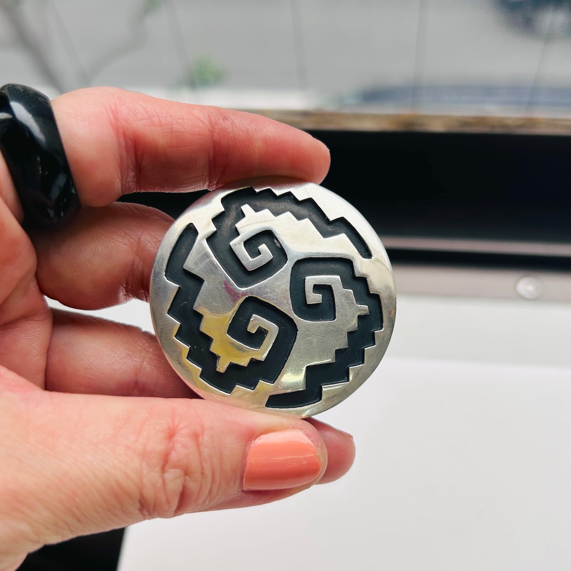 Mexico シルバー925 トライバル丸ブローチ | Milo Antiques & Vintage