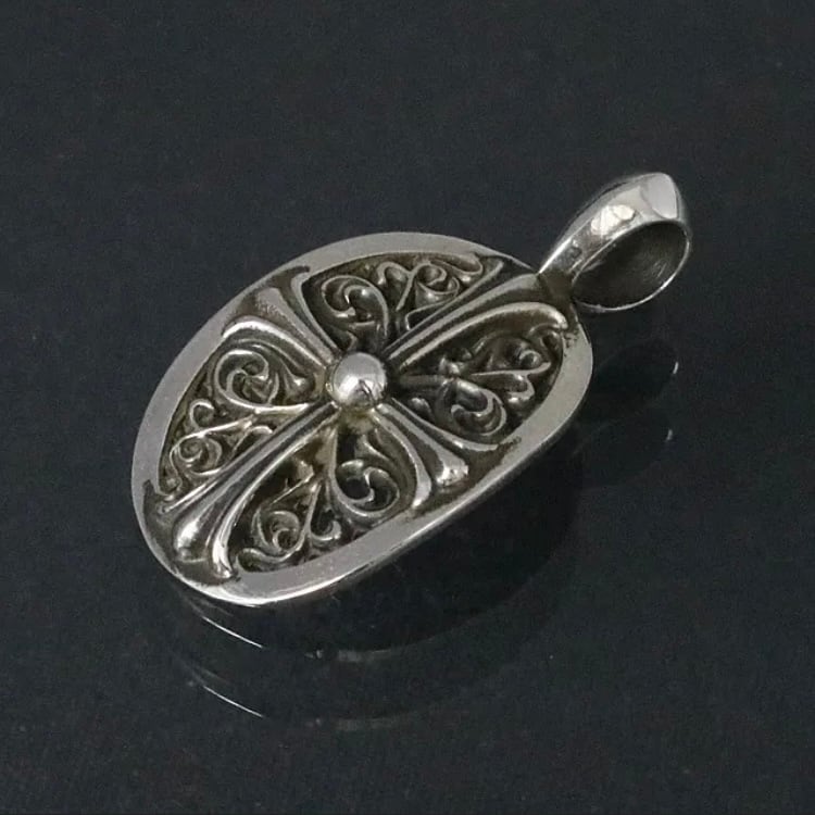 CHROME HEARTS クロムハーツ クラシック オーバルクロス ペンダント