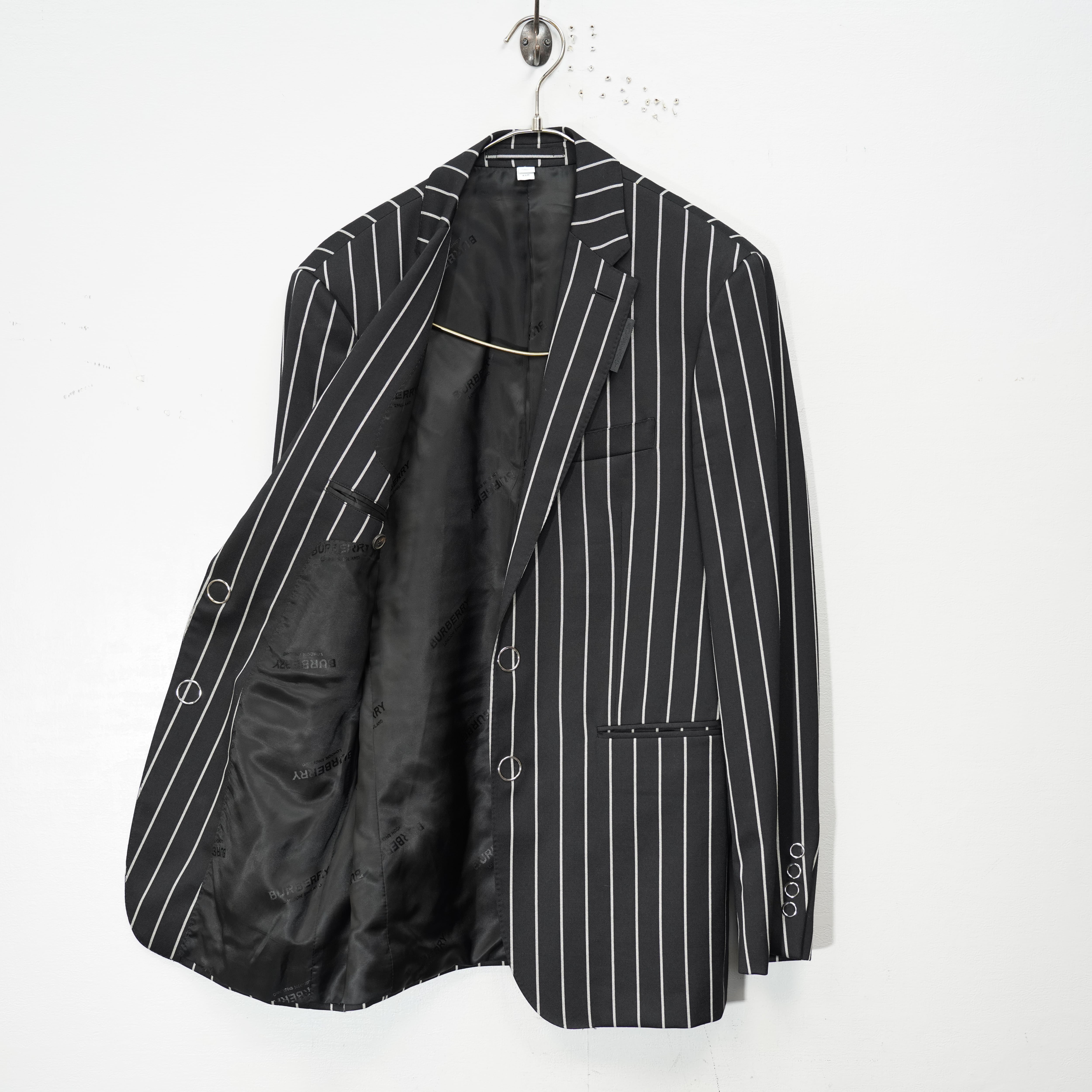 BURBERRY LONDON ENGLAND STRIPE PATTERNED SET UP SUIT MADE IN ITALY