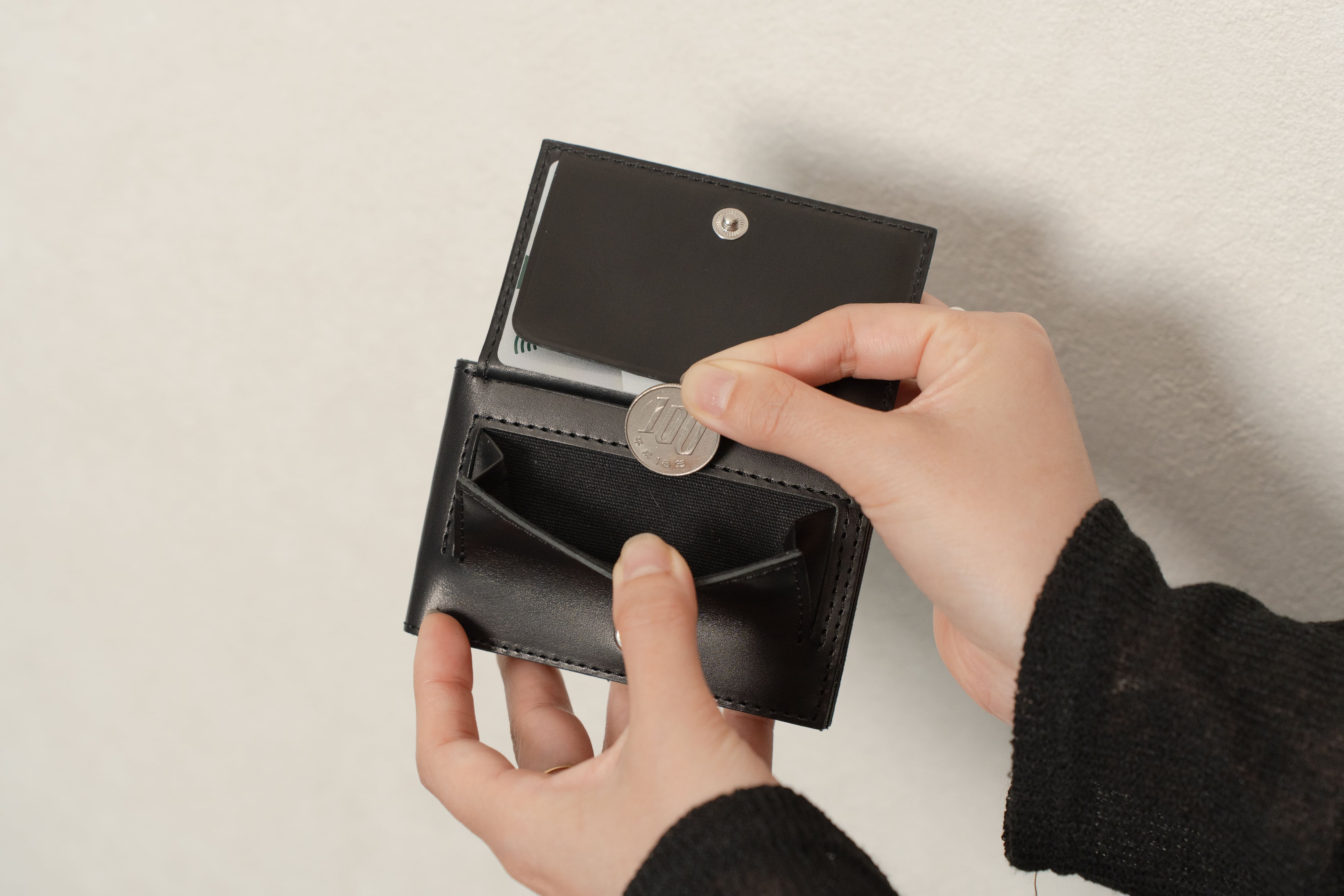 スマホスタンドになるマグネット財布「PRESSo Mag」 | drip公式