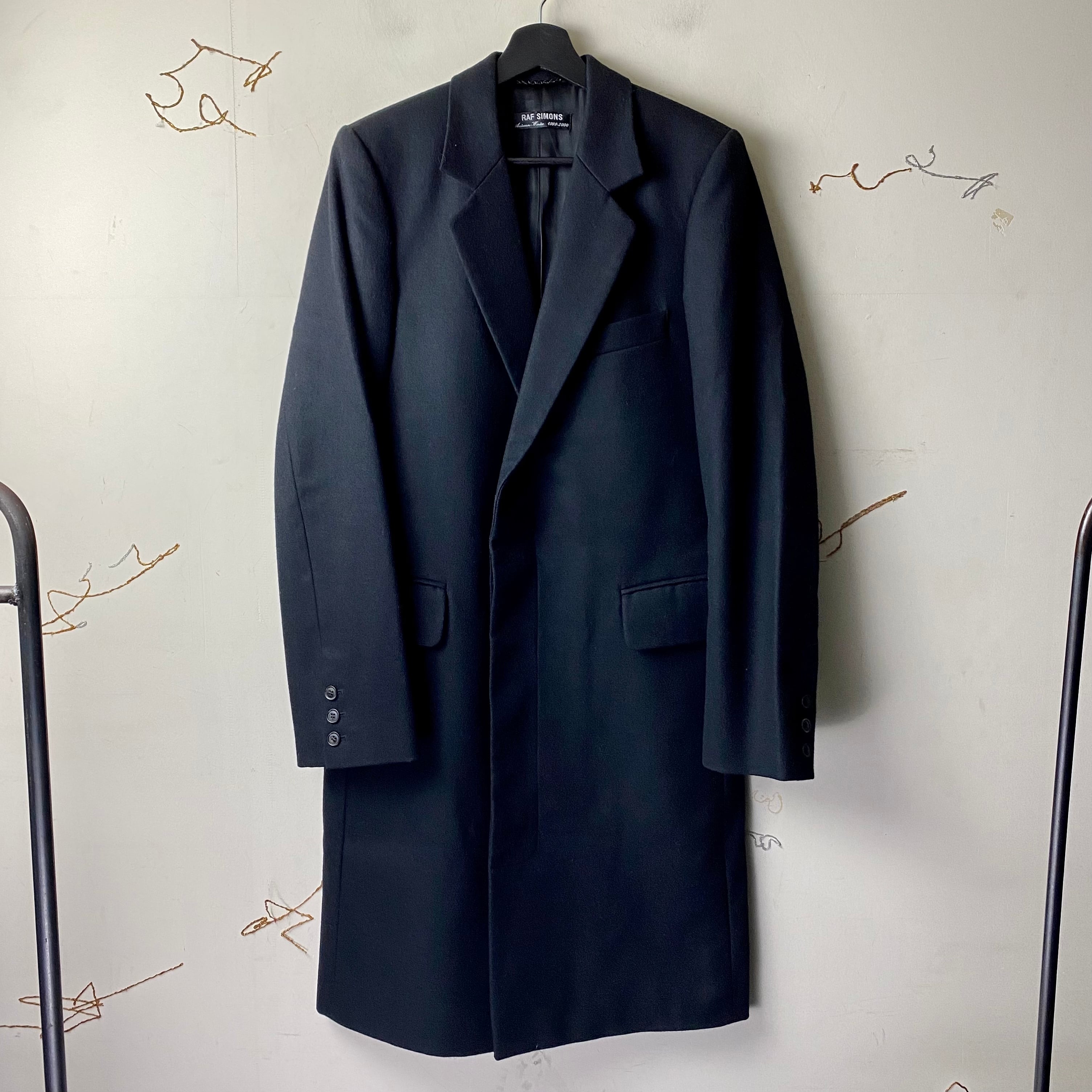 early RAF SIMONS wool chestesfield coat | NOIR ONLINE