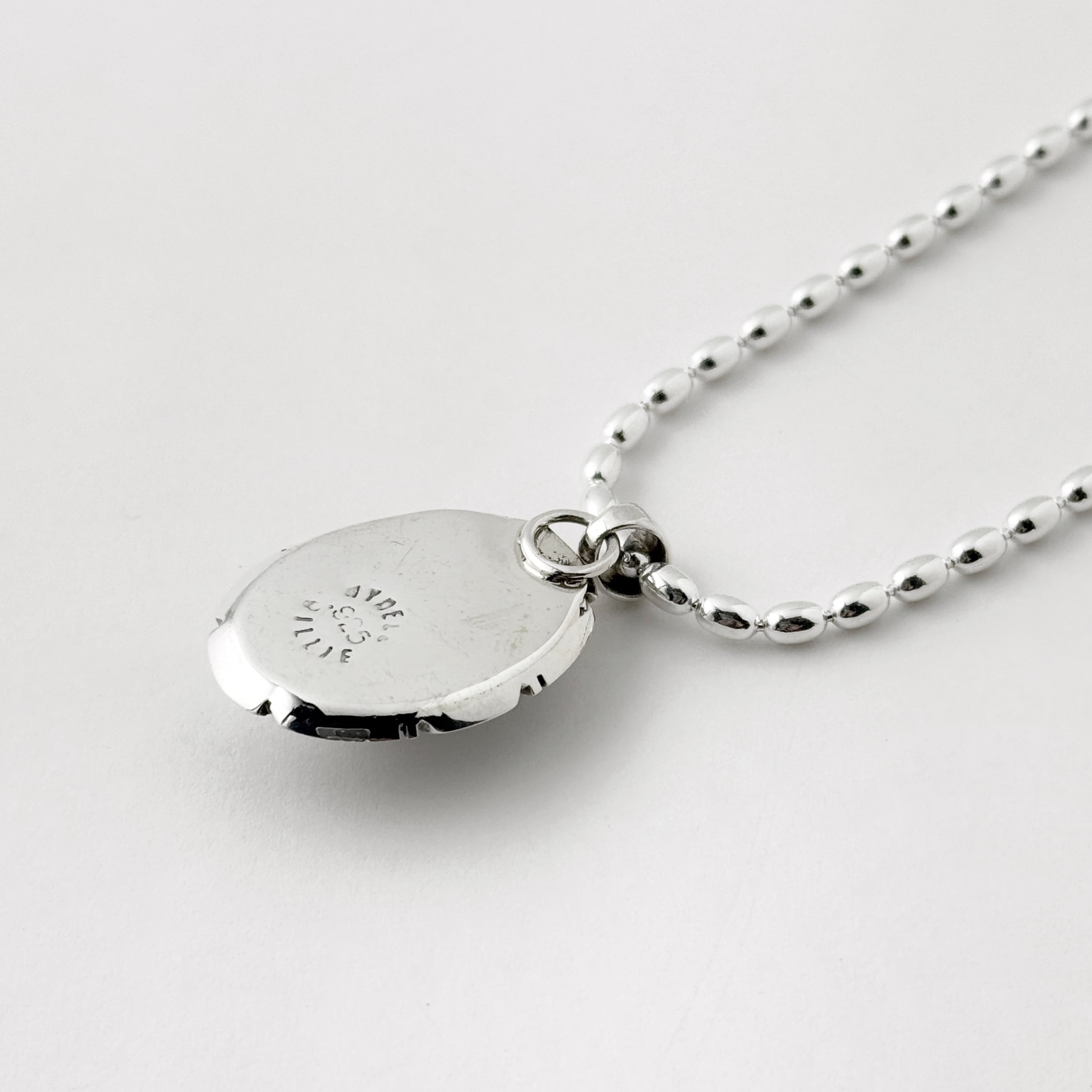 Indian Jewelry 》一点物 ホワイトバッファロー ワイド オーバル型