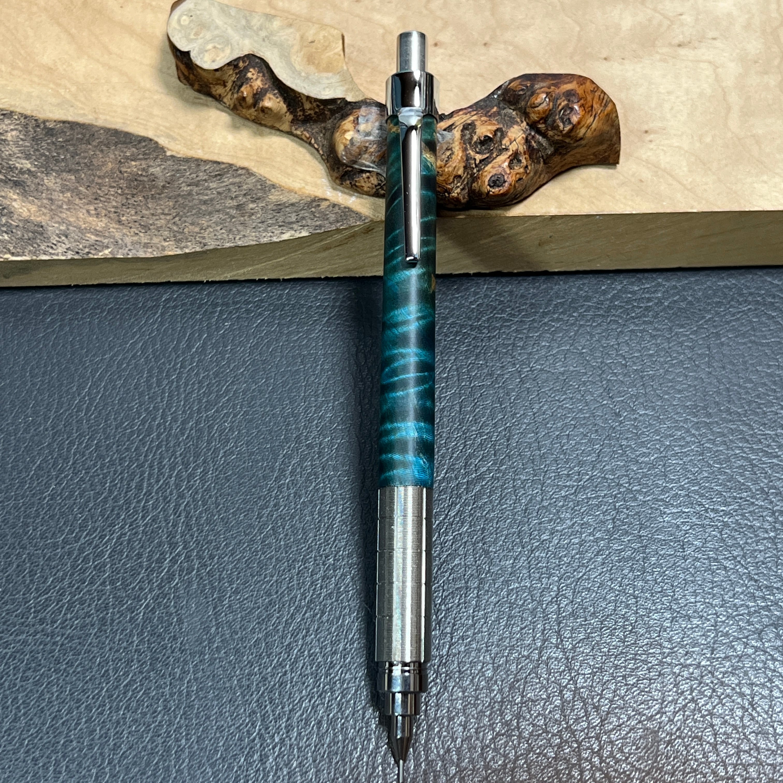 177栃トラ杢 木製シャーペン 強低重心細溝グリップ ステンレス | handwood