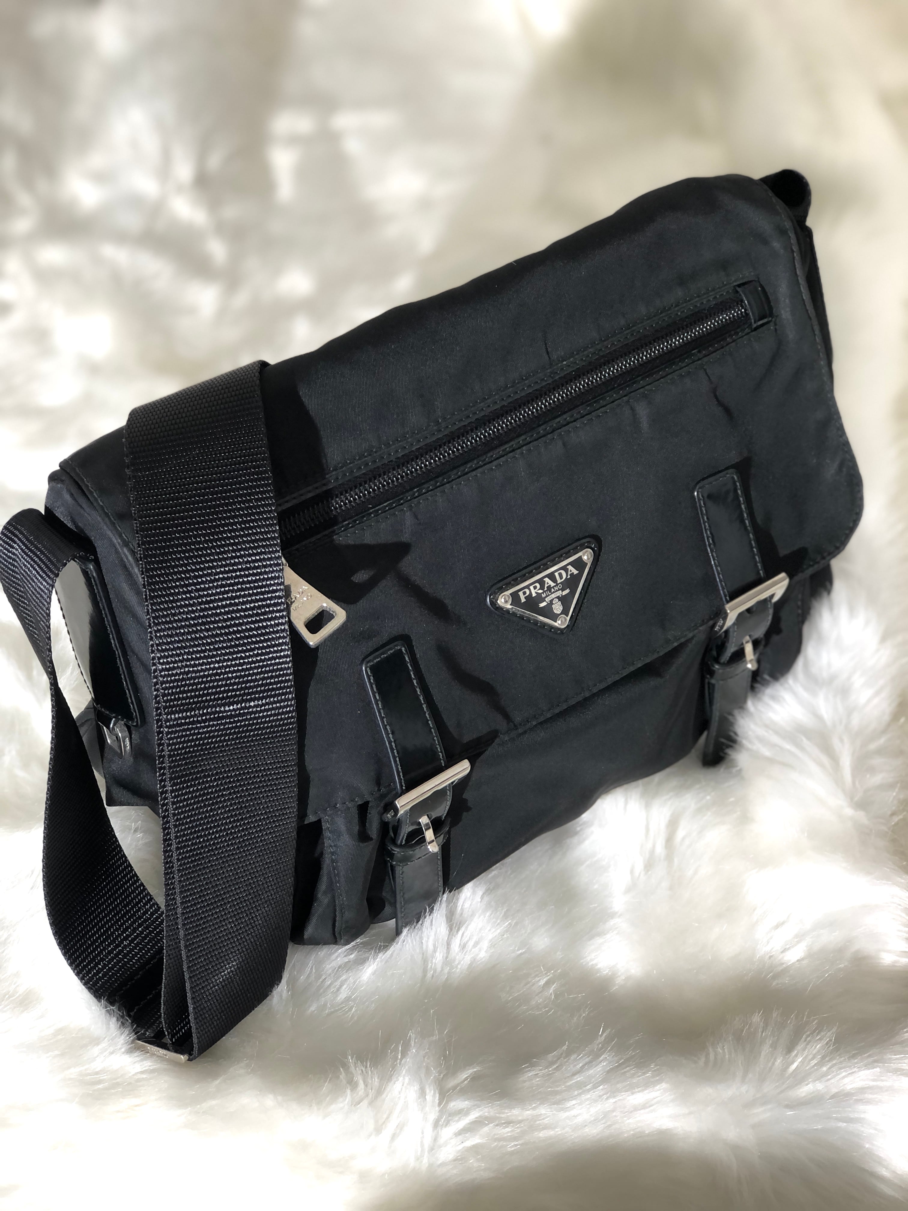 PRADA プラダ トライアングルロゴ ナイロン メッセンジャーバッグ