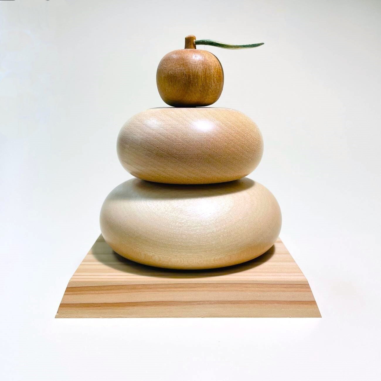 木の鏡餅 | かて工房の木製保育用品