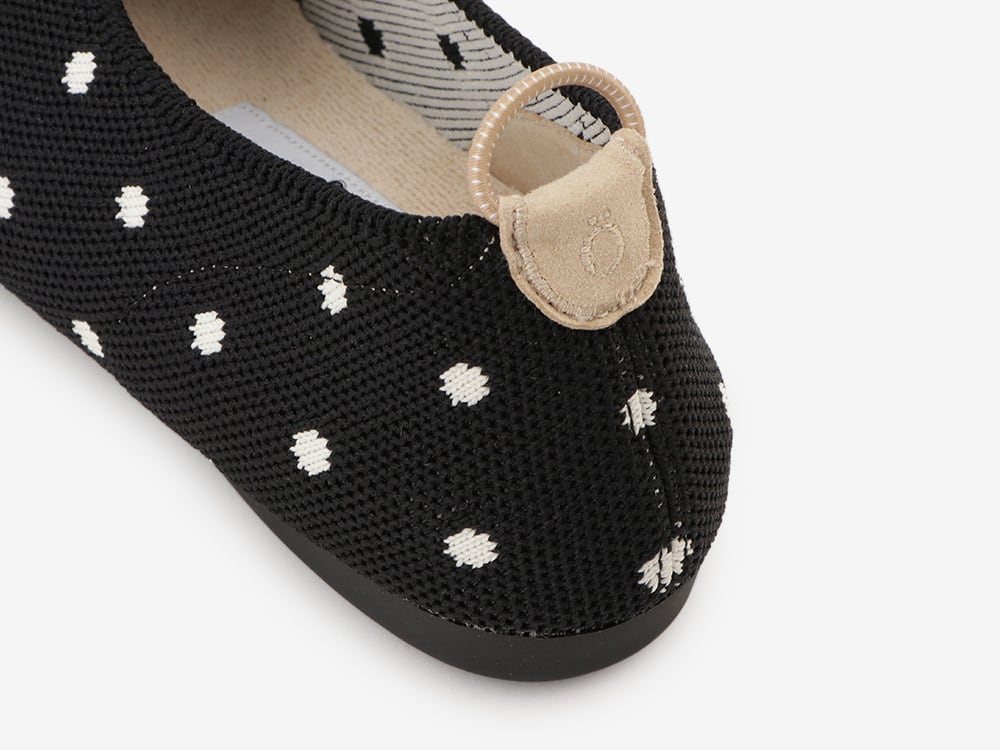 pointed-BUTTFEE / BLACK & IVORY | Offen