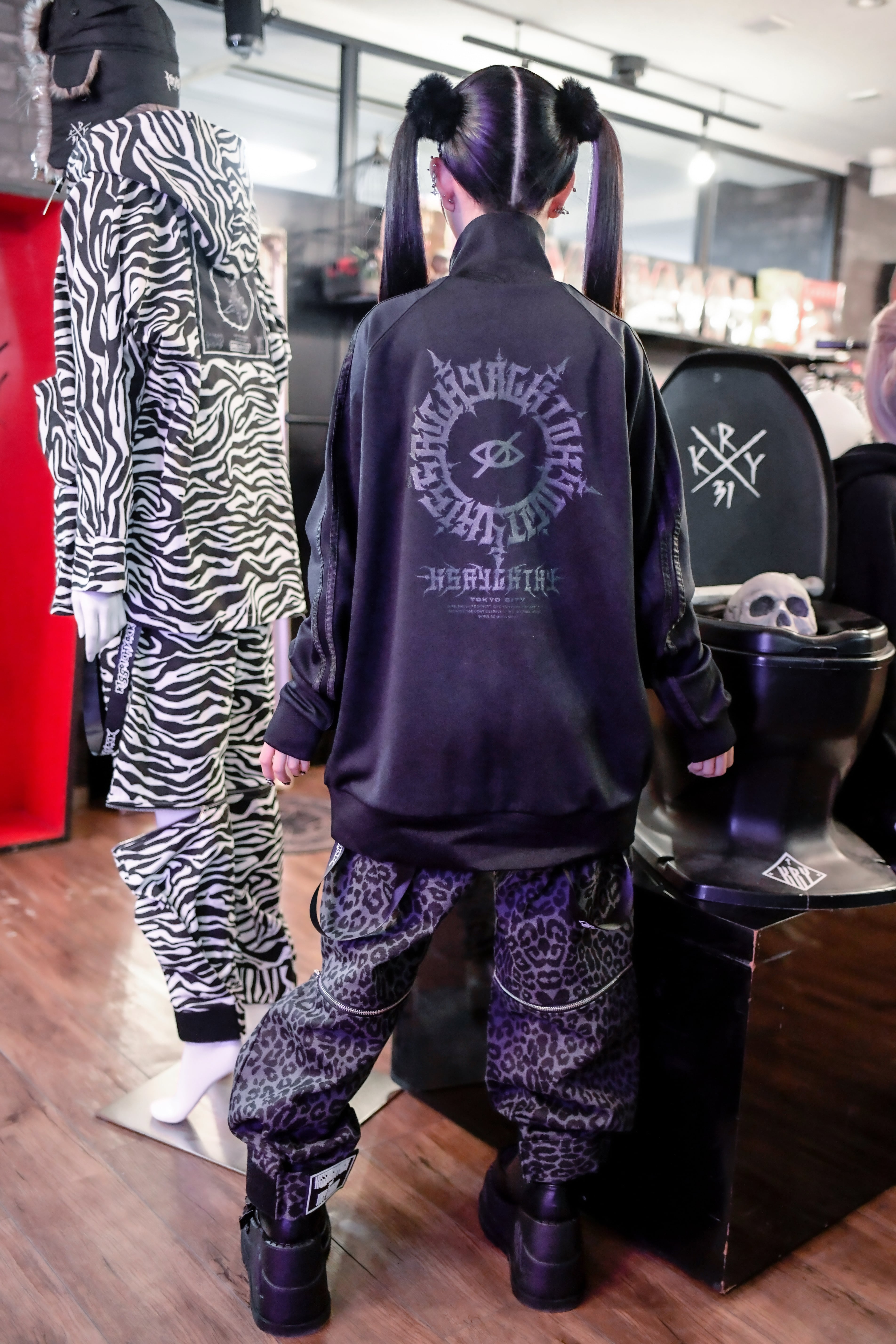 更に深く沈んでく」ジャージ | KRY clothing