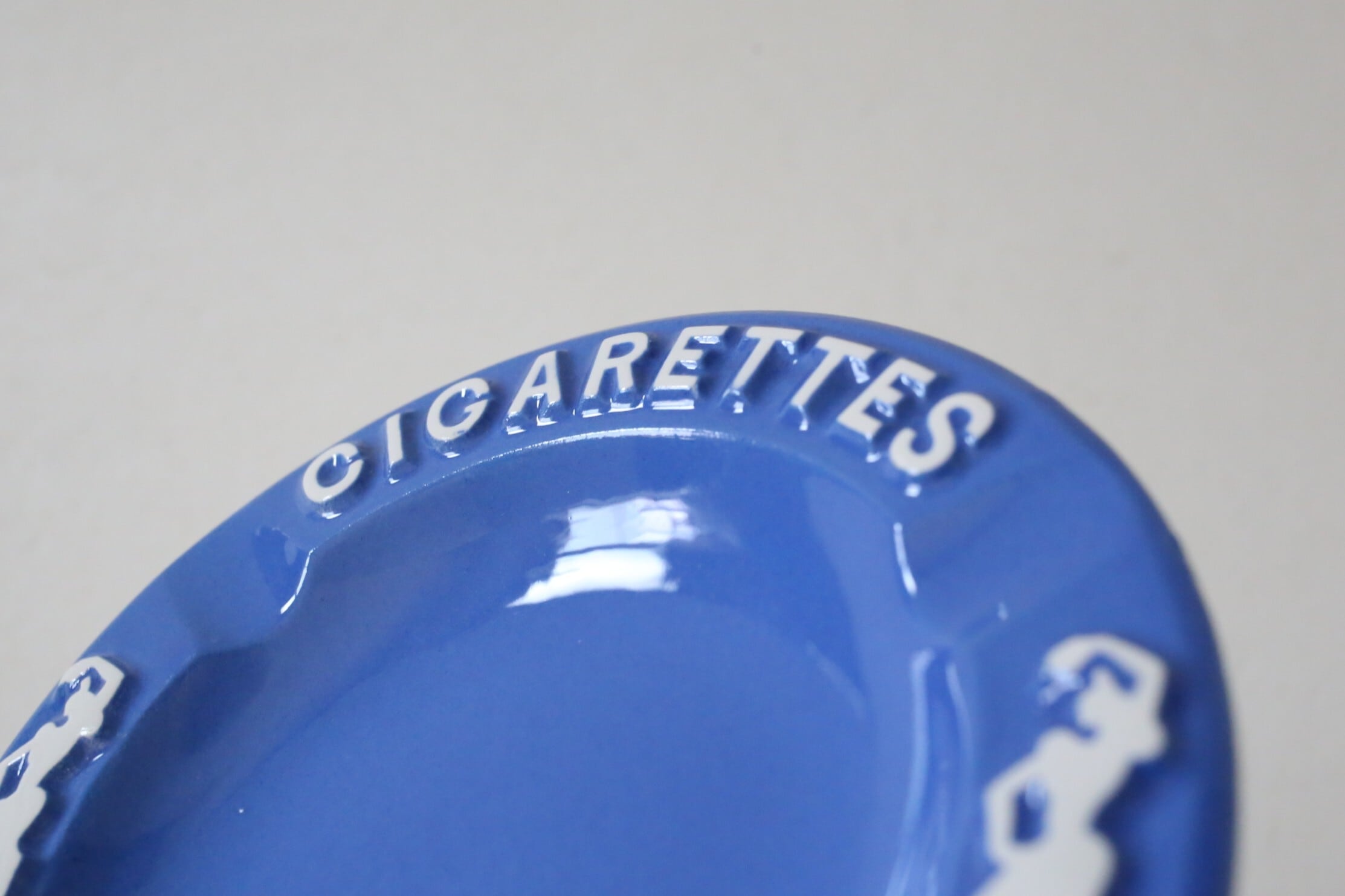 フランス アンティーク ヴィンテージ GITANES ジタン 灰皿 薄型 N
