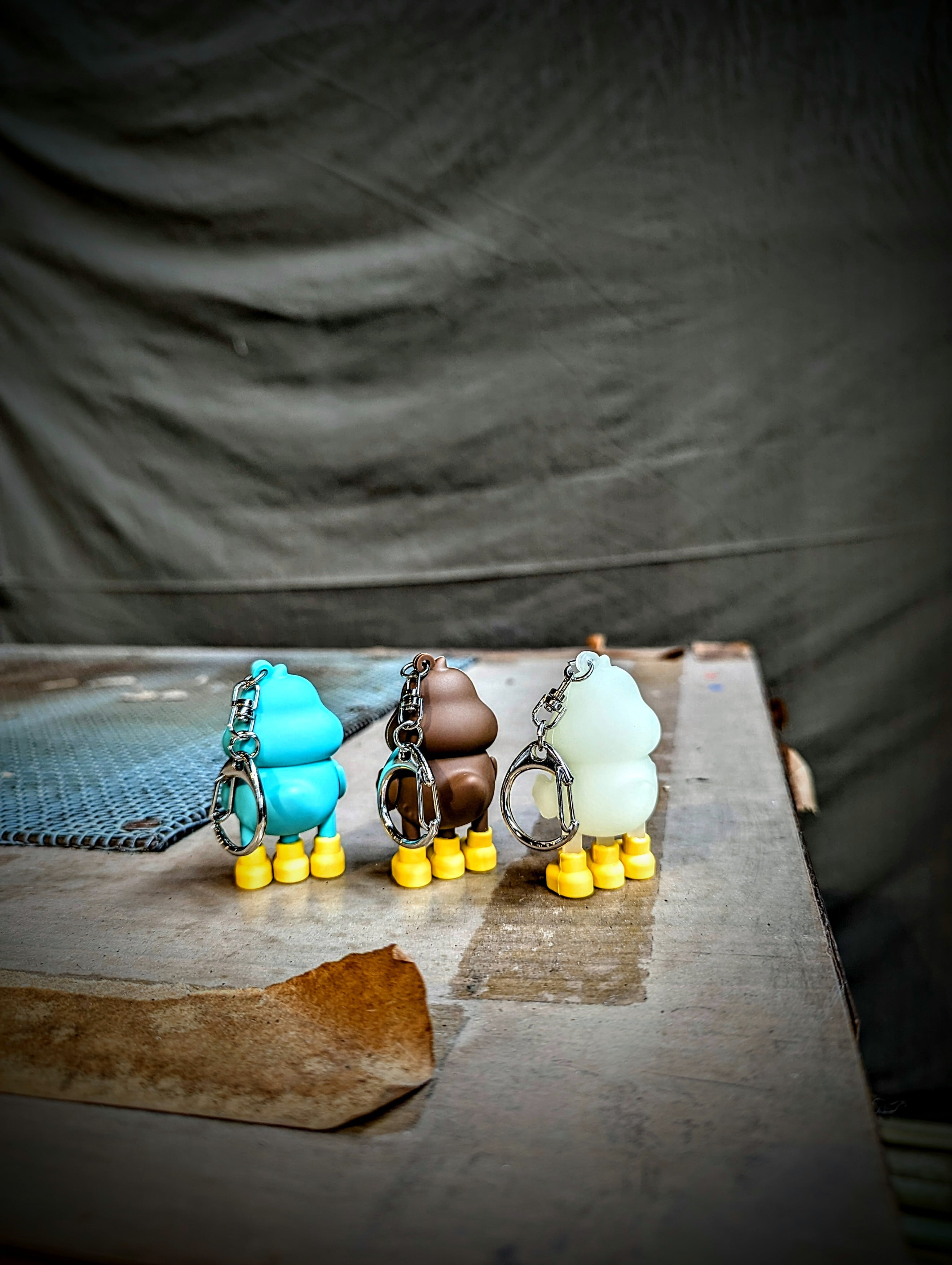 蓄光 DUCKROW フィギュアキーホルダー ダックロー | Camp Shop Lantern