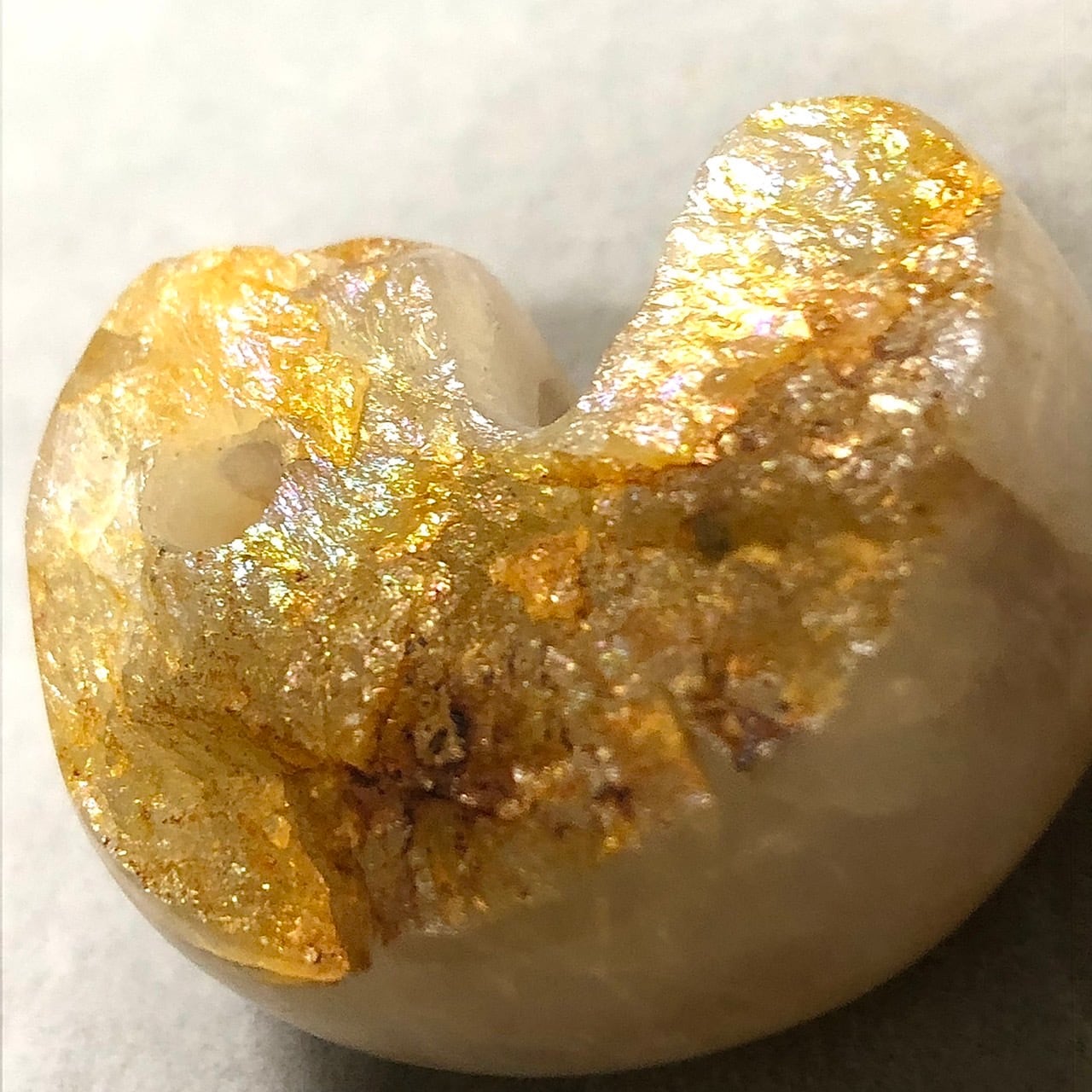 山梨県乙女鉱山産 水晶 勾玉 | 宝石研磨の匠 Stone YCY