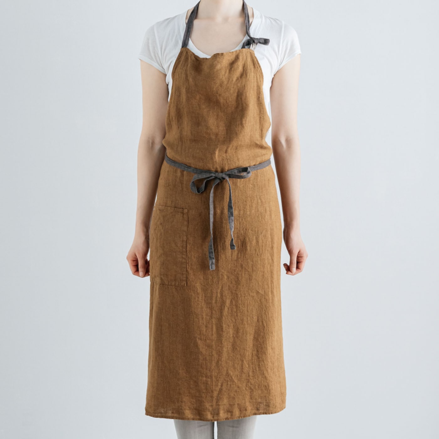 Washed linen full epron brown / ウォッシュドリネンフルエプロン