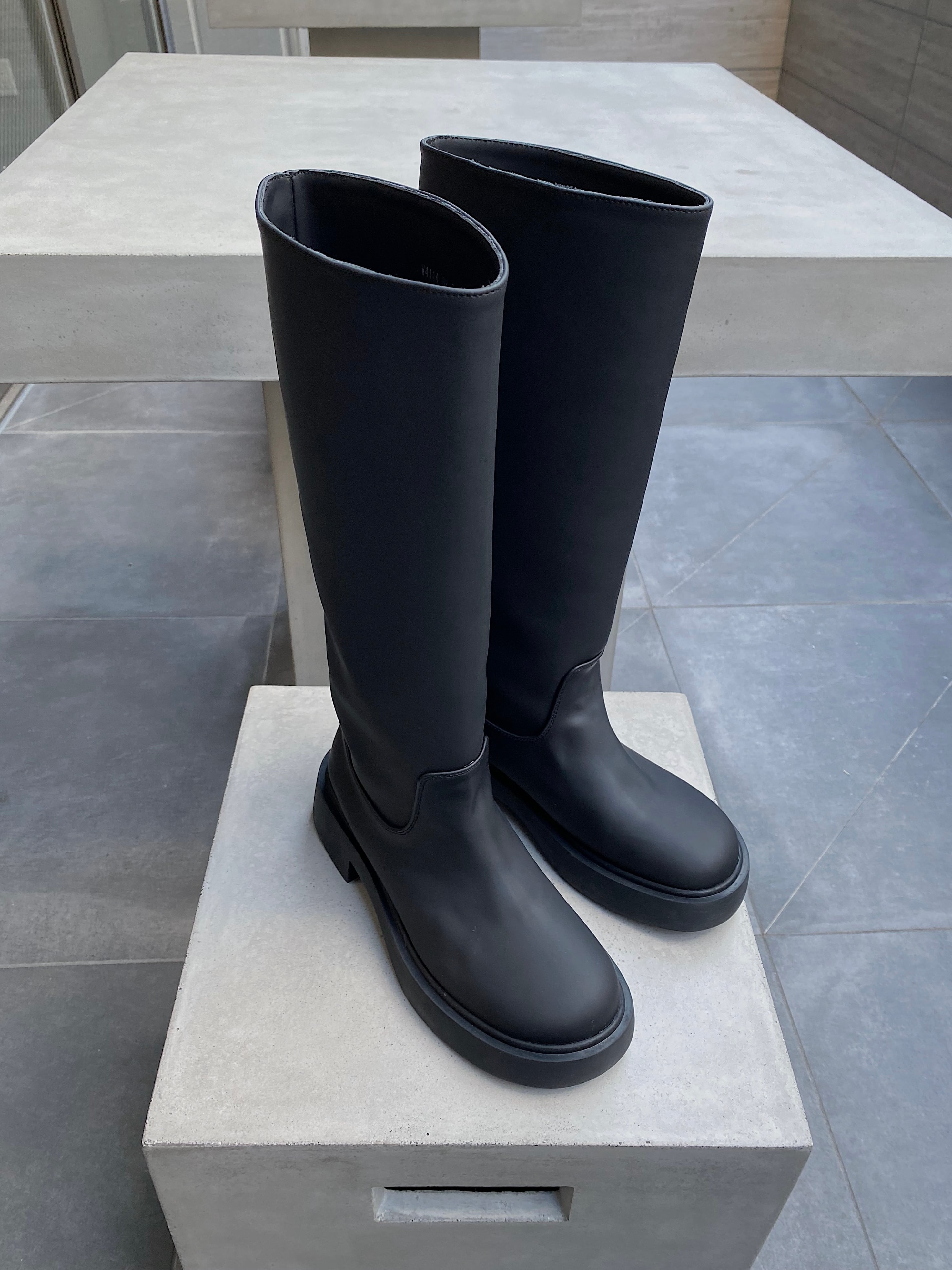 platform soft leather long boots | nananamoe