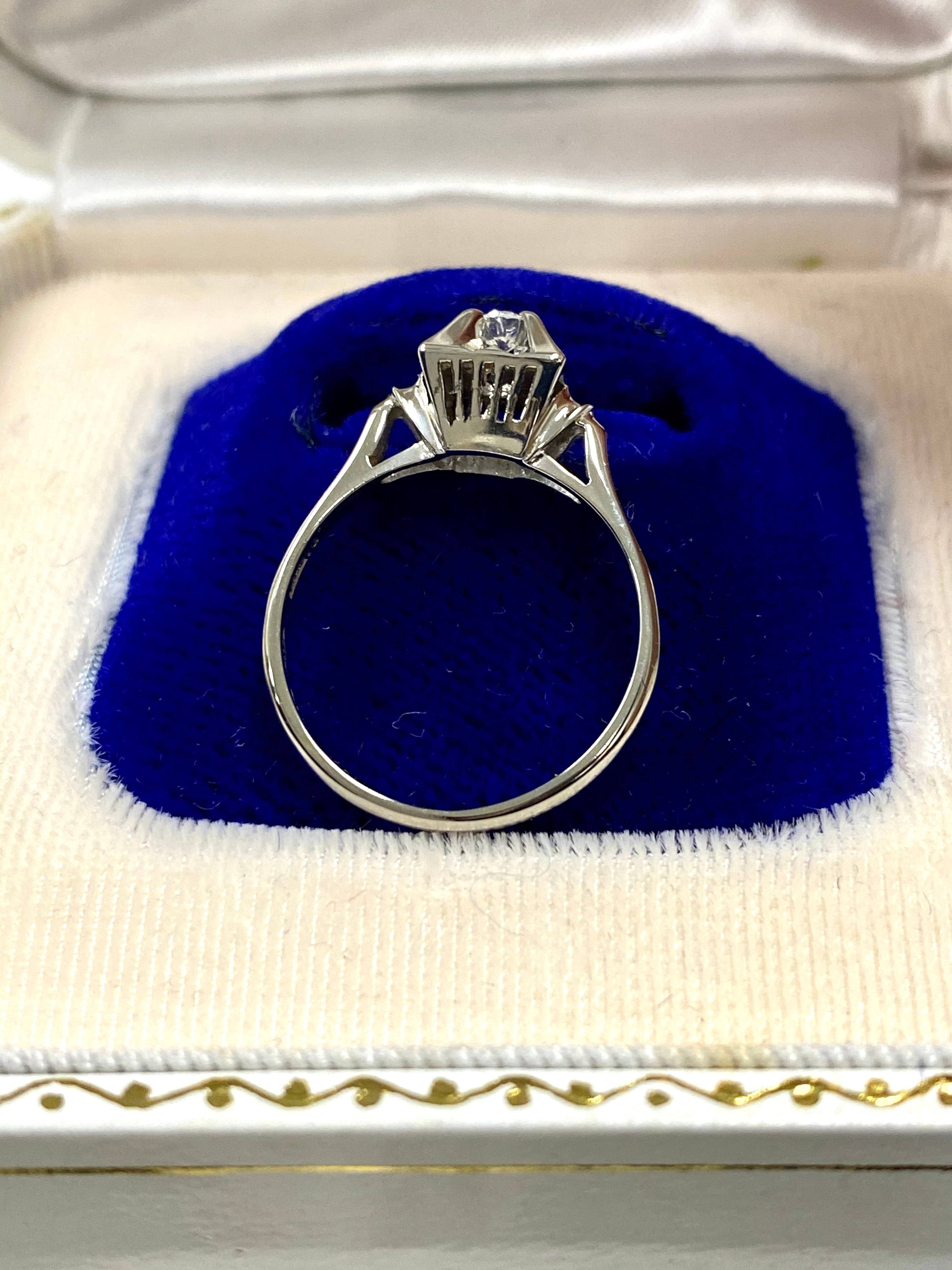 Japanese traditional ring】昭和レトロリング?珍しい箱爪がキュート