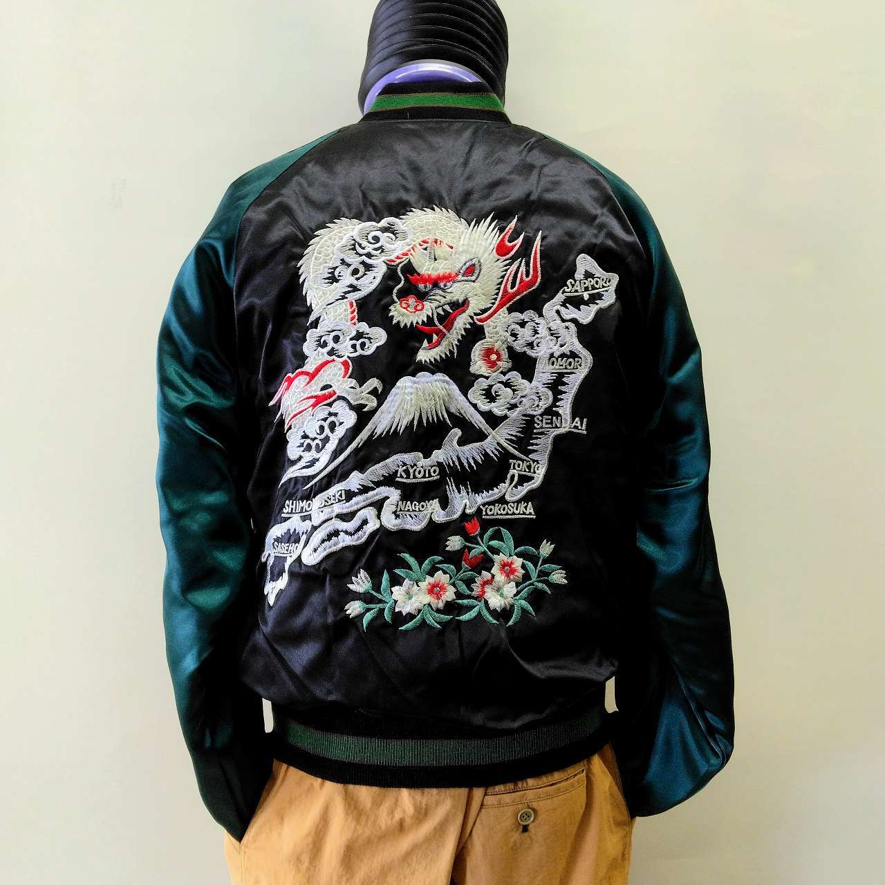 希少 横須賀 プリンス商会 55周年記念 鷹 タカ刺繍 スカジャン 黒 銀