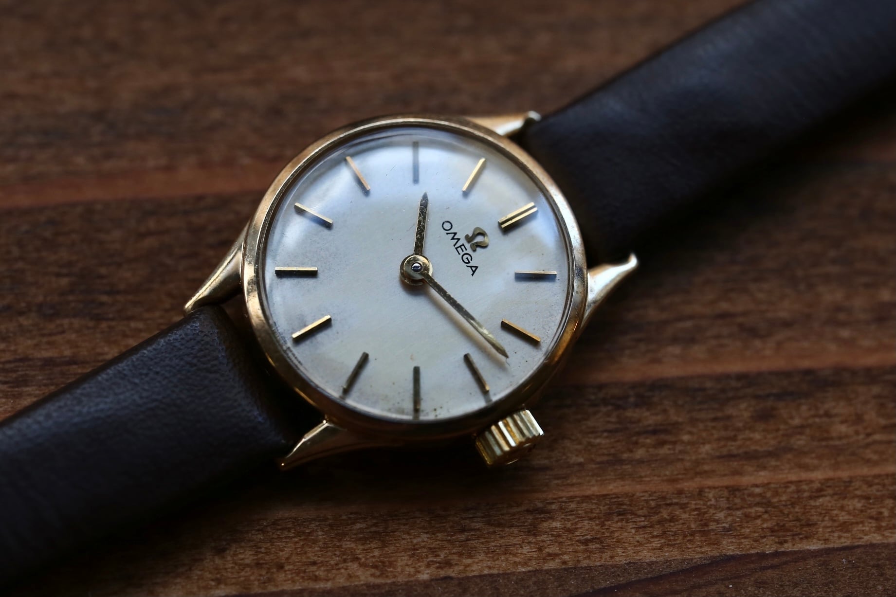 OMEGA】 1965 オメガ レディース2針 9金無垢 英国仕様 ホワイト