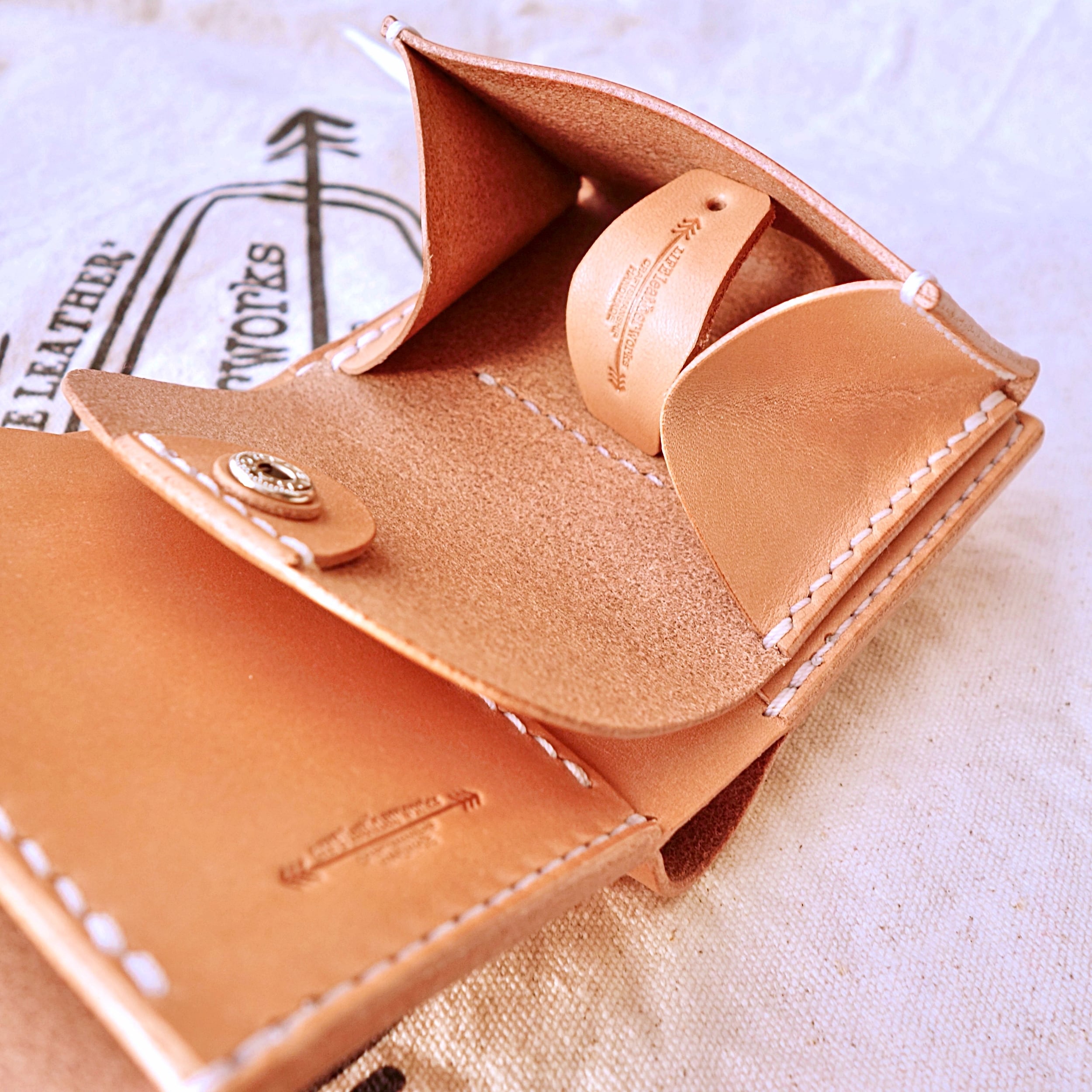コンチョ巻き札折らずコンパクトウォレット FC-009 | LIFE leatherworks