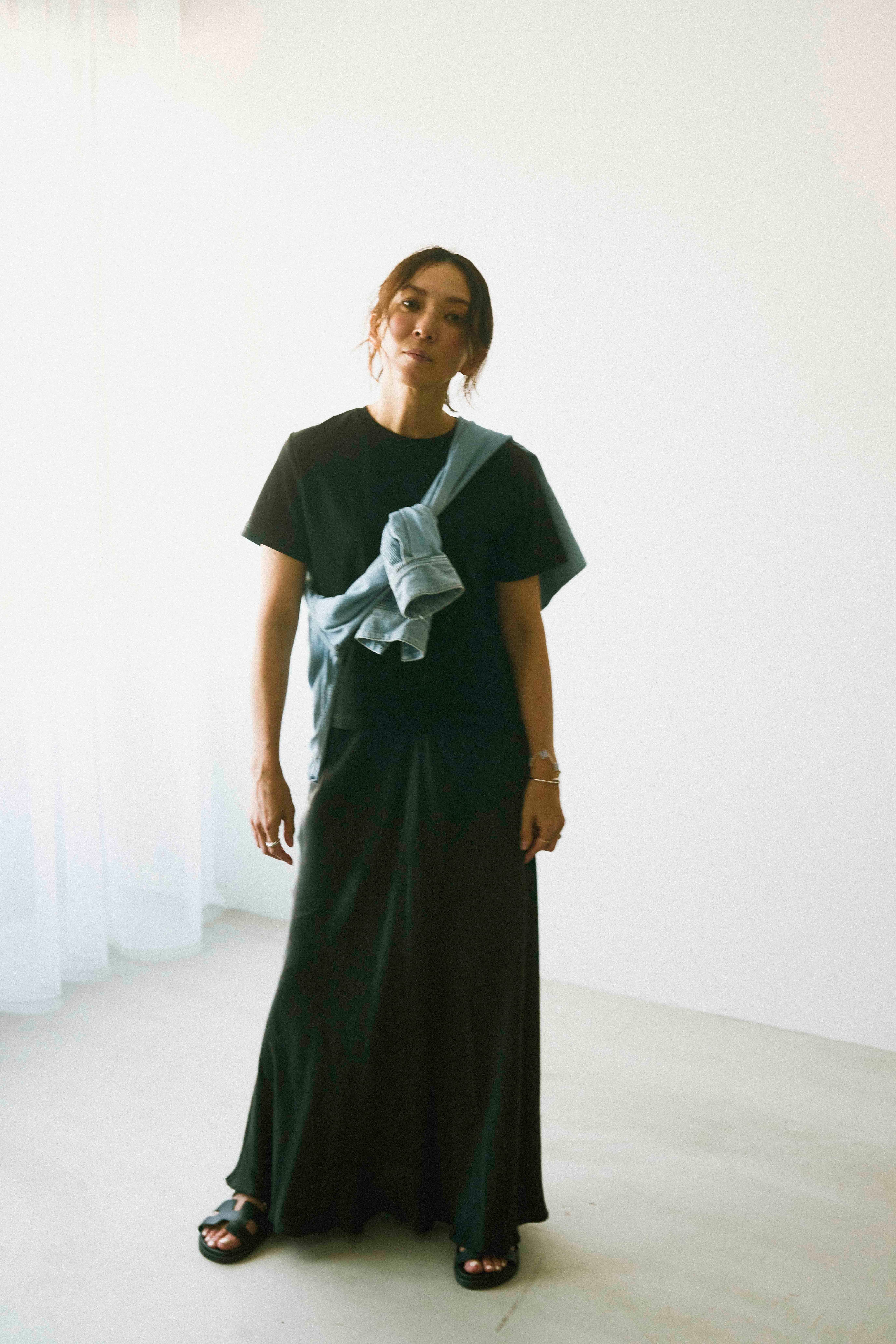 simple comfortable Tee Black | meravel