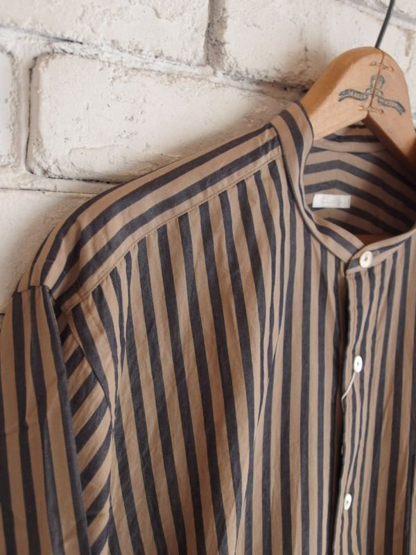 COMOLI バンドカラーシャツ