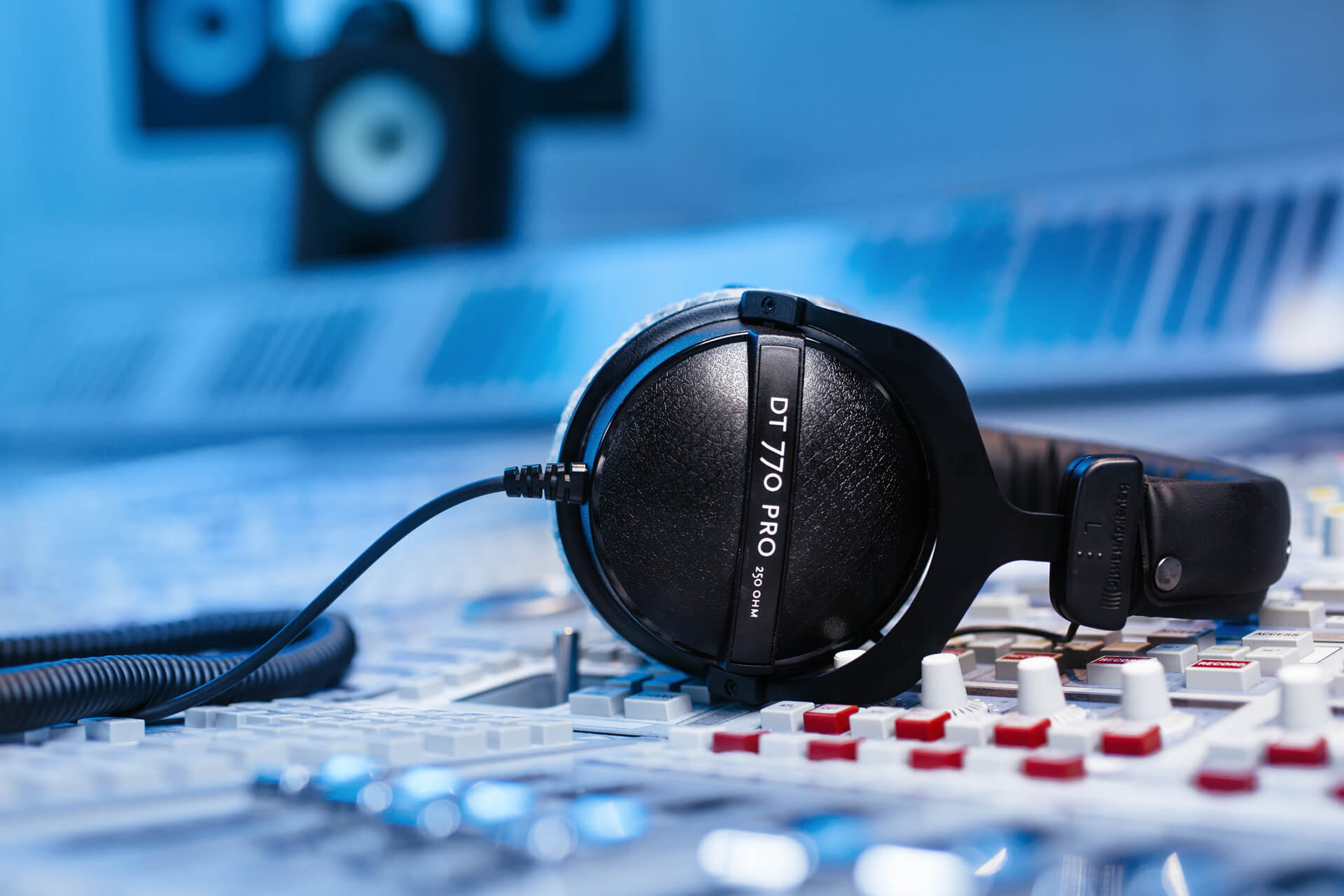 DT 770 PRO - beyerdynamic (ベイヤーダイナミック)